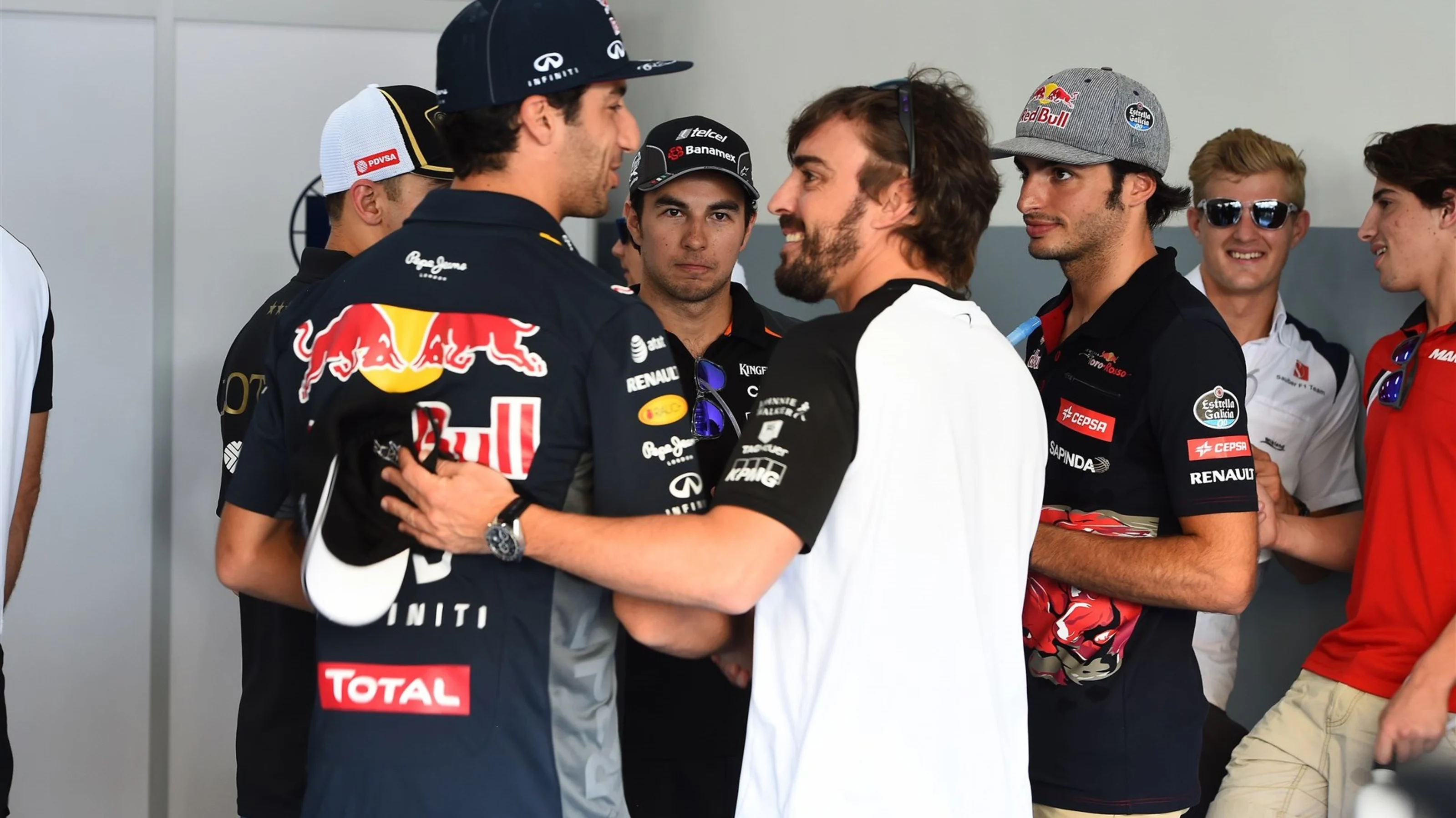 Daniel Ricciardo (AUS) Red Bull Racing and Fernando Alonso (ESP) McLaren on the drivers parade  at