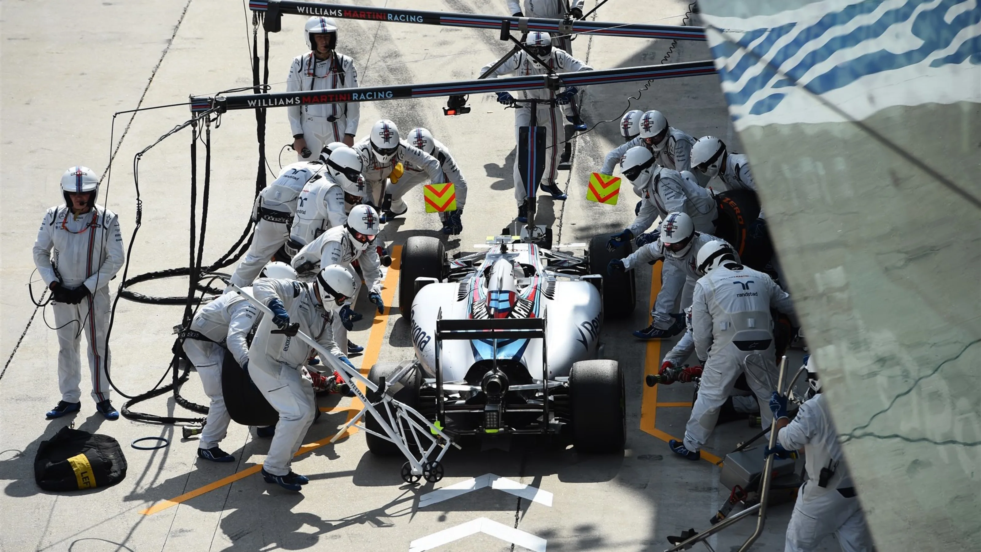 Valtteri Bottas (FIN) Williams FW37 makes a pitstop at Formula One World Championship, Rd2,