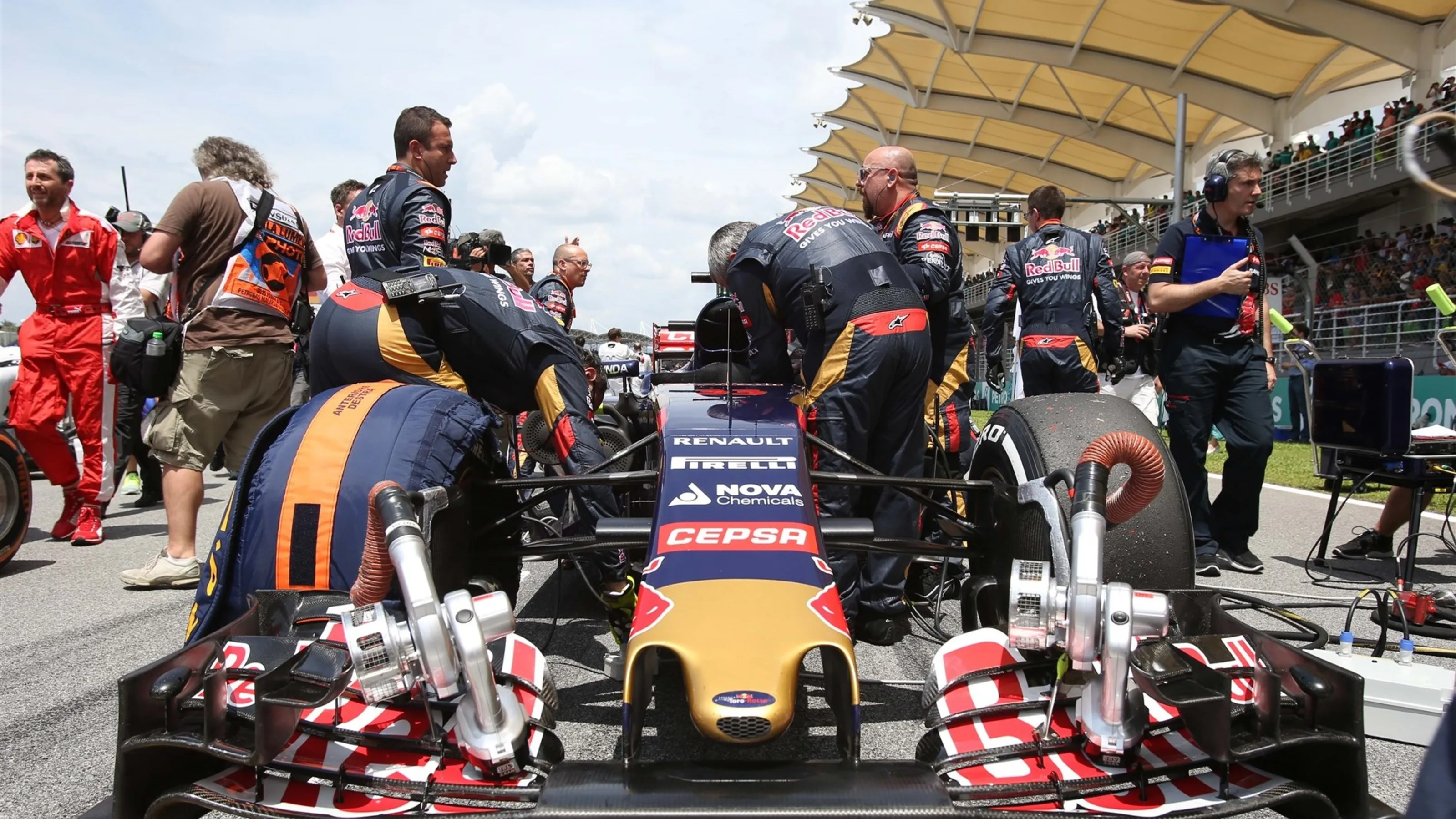 Max Verstappen (NDL) Scuderia Toro Rosso STR10 on the grid  at Formula One World Championship, Rd2,