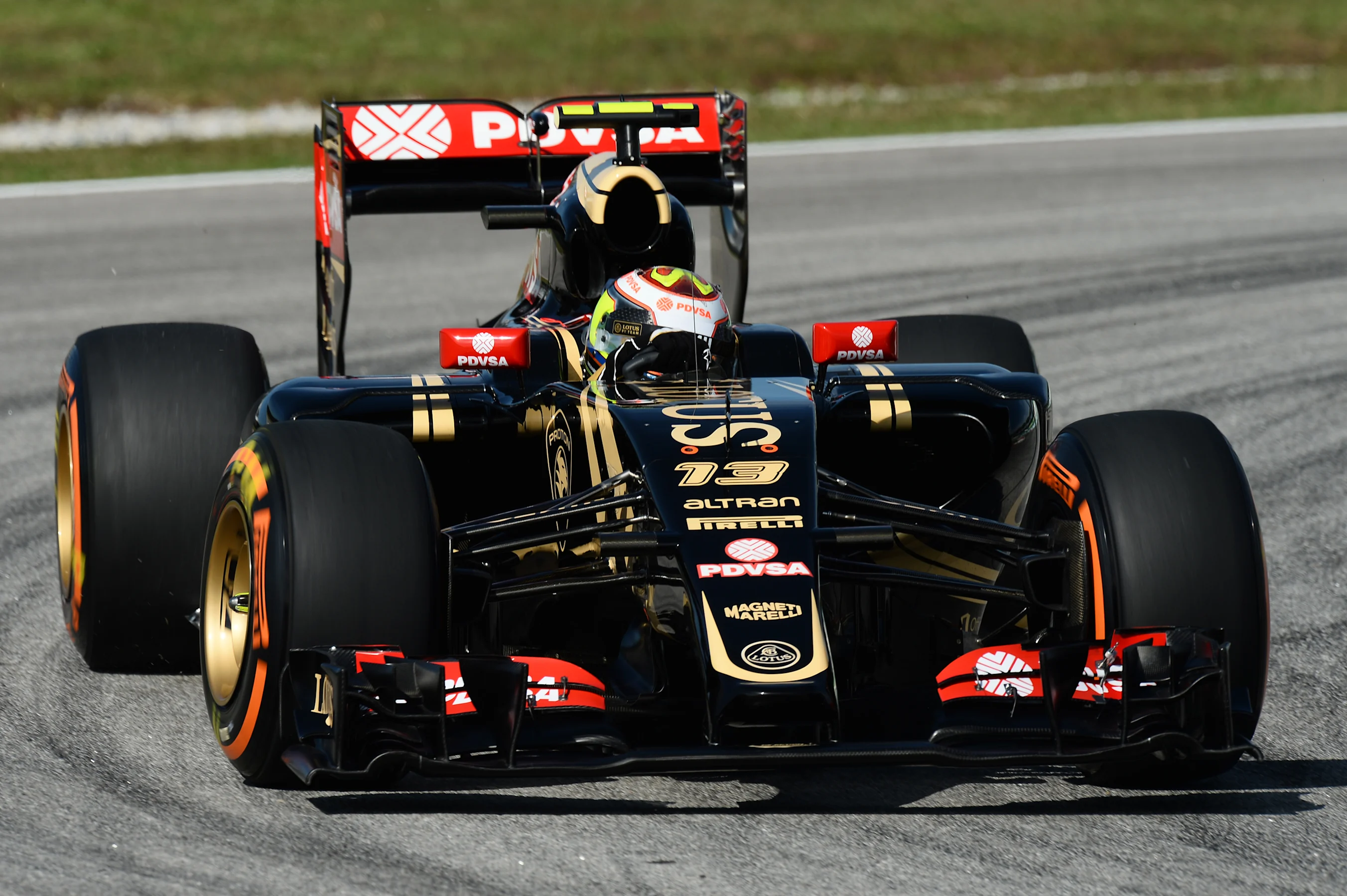 Pastor Maldonado (VEN) Lotus E23 Hybrid at Formula One World Championship, Rd2, Malaysian Grand