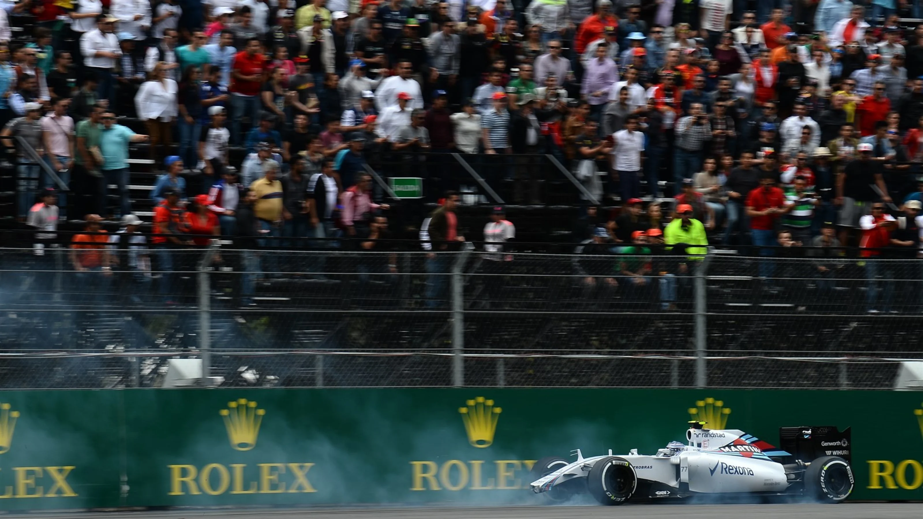 Valtteri Bottas (FIN) Williams FW37 spins at Formula One World Championship, Rd17, Mexican Grand