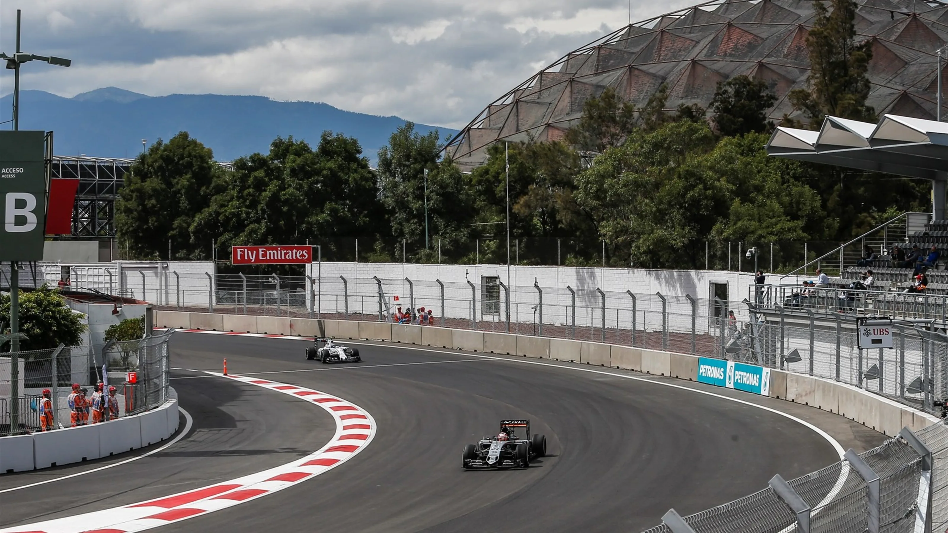 Nico Hulkenberg (GER) Force India VJM08 at Formula One World Championship, Rd17, Mexican Grand