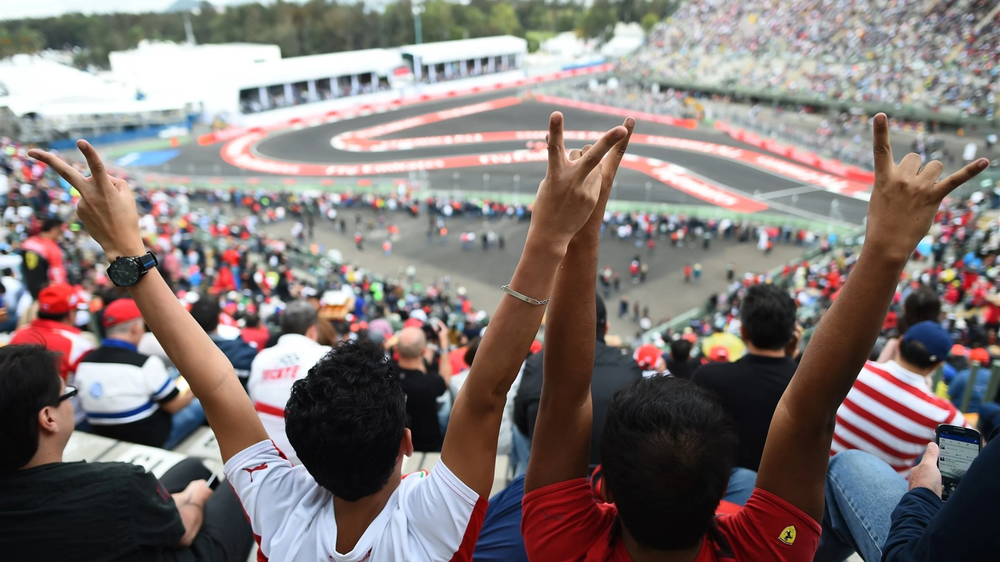 Fans at Formula One World Championship, Rd17, Mexican Grand Prix, Practice, Circuit Hermanos