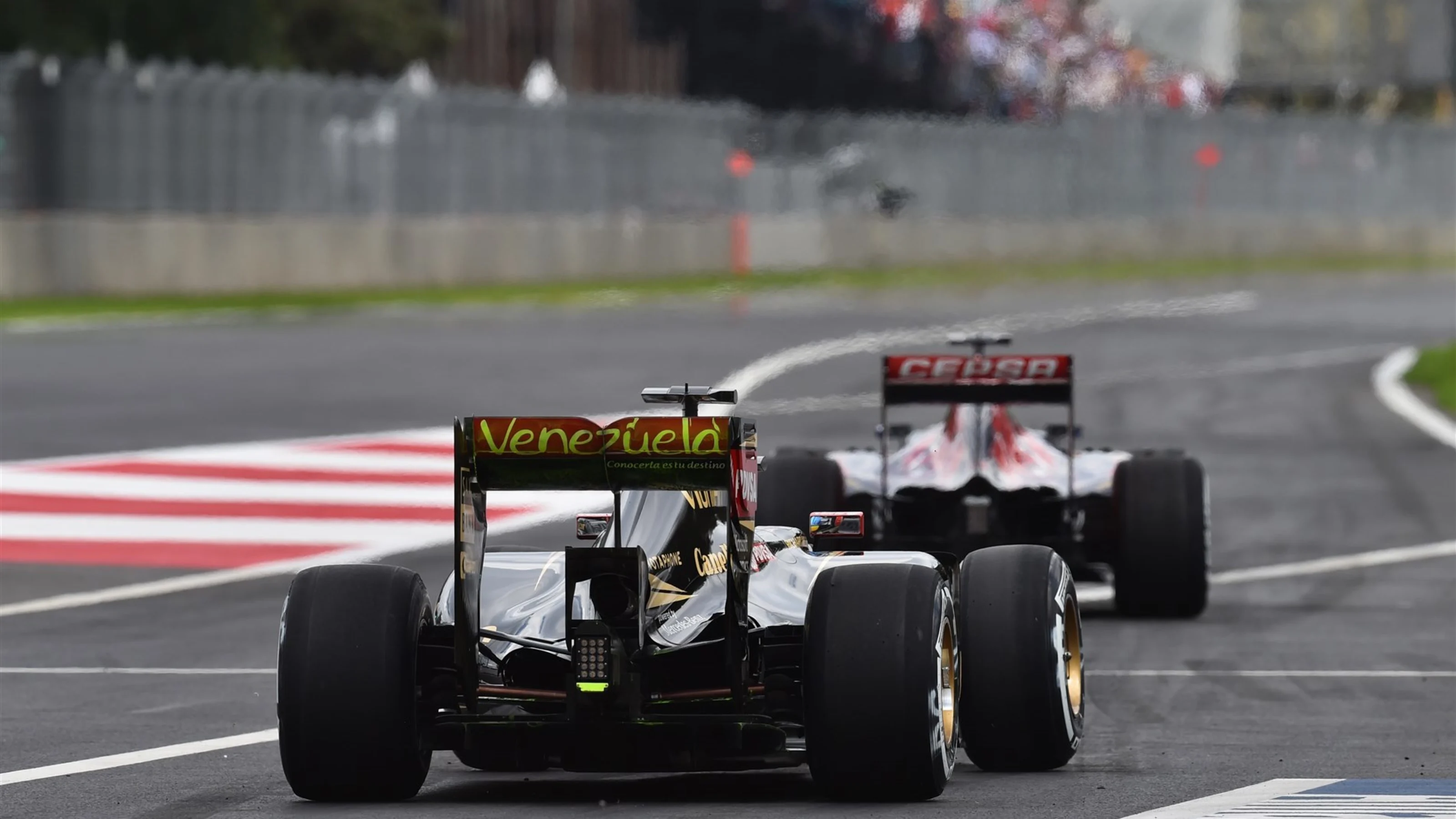 Romain Grosjean (FRA) Lotus E23 Hybrid at Formula One World Championship, Rd17, Mexican Grand Prix,