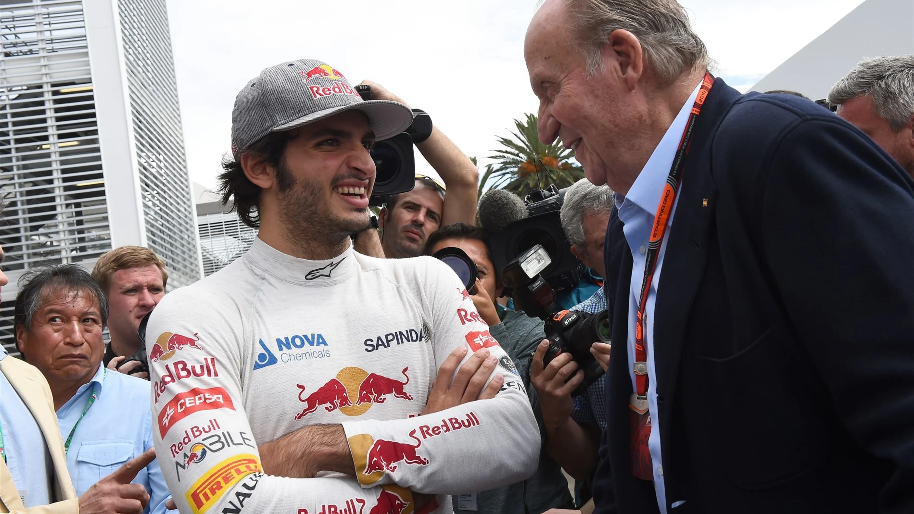 Juan Carlos of Spain and Carlos Sainz jr (ESP) Scuderia Toro Rosso at Formula One World