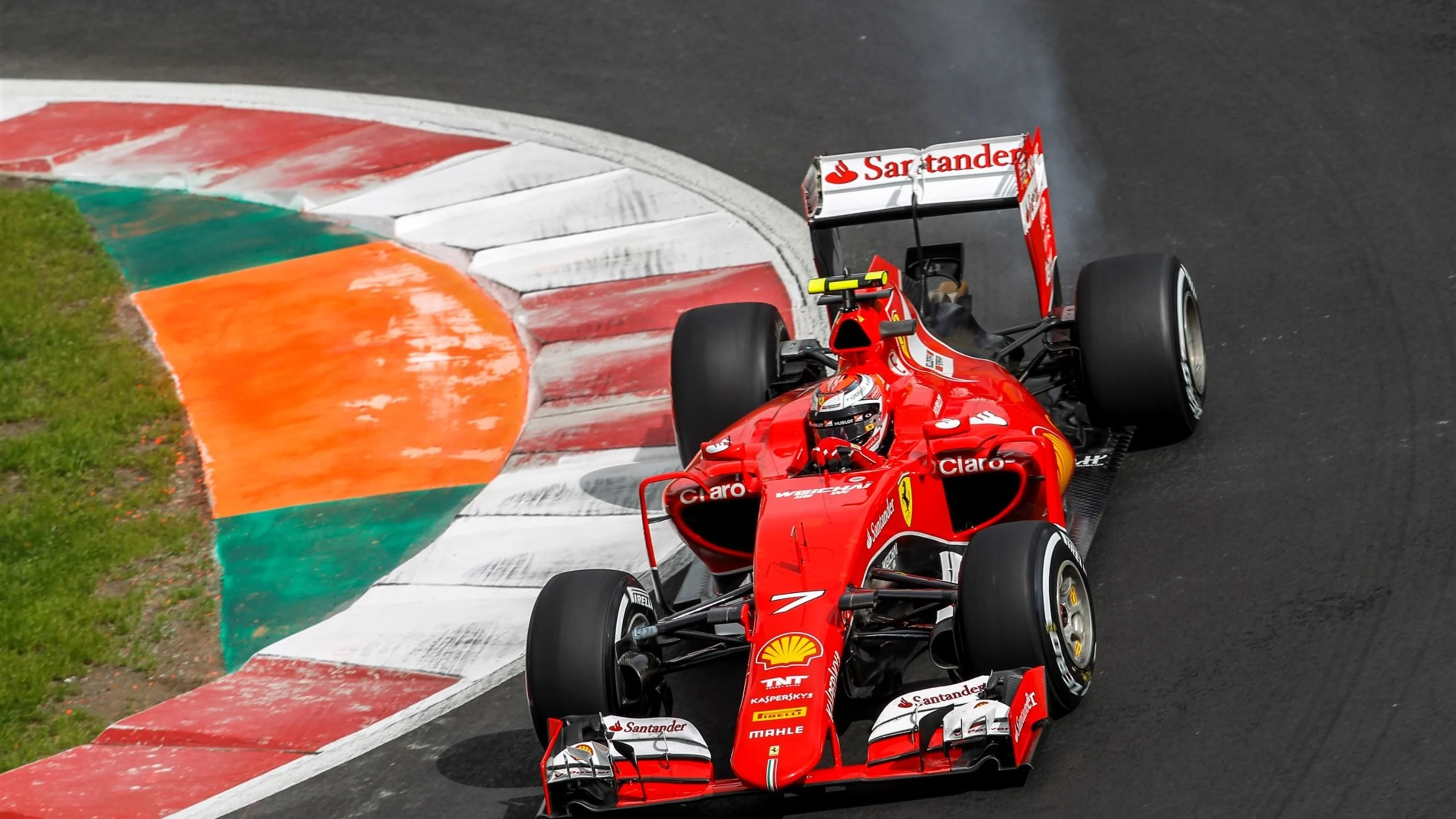 Kimi Raikkonen (FIN) Ferrari SF15-T with smoke from the engine at Formula One World Championship,