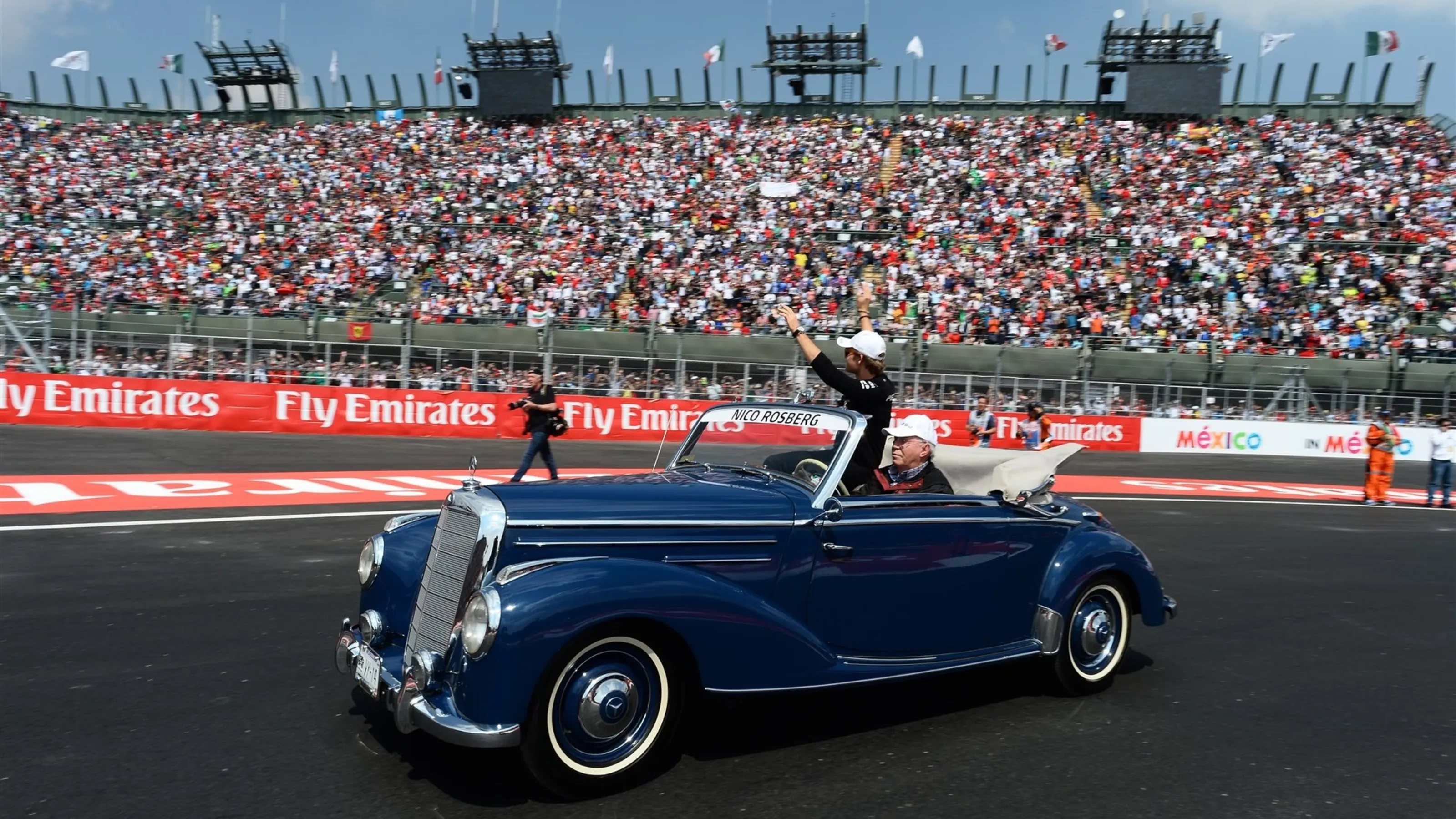 Nico Rosberg (GER) Mercedes AMG F1 at Formula One World Championship, Rd17, Mexican Grand Prix,