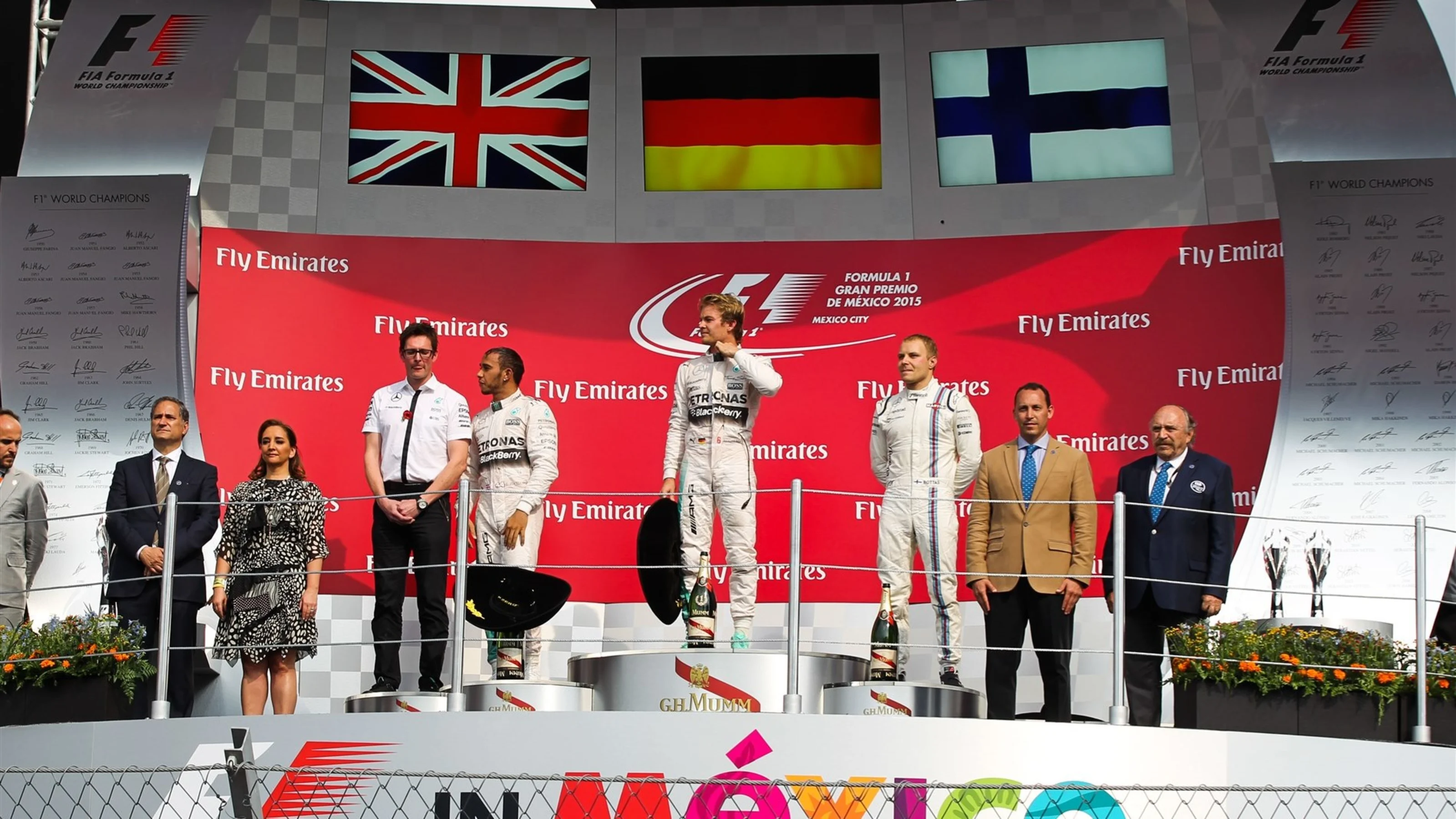 (L to R): Andy Shovlin (GBR) Mercedes AMG F1 Chief Engineer, Lewis Hamilton (GBR) Mercedes AMG F1,