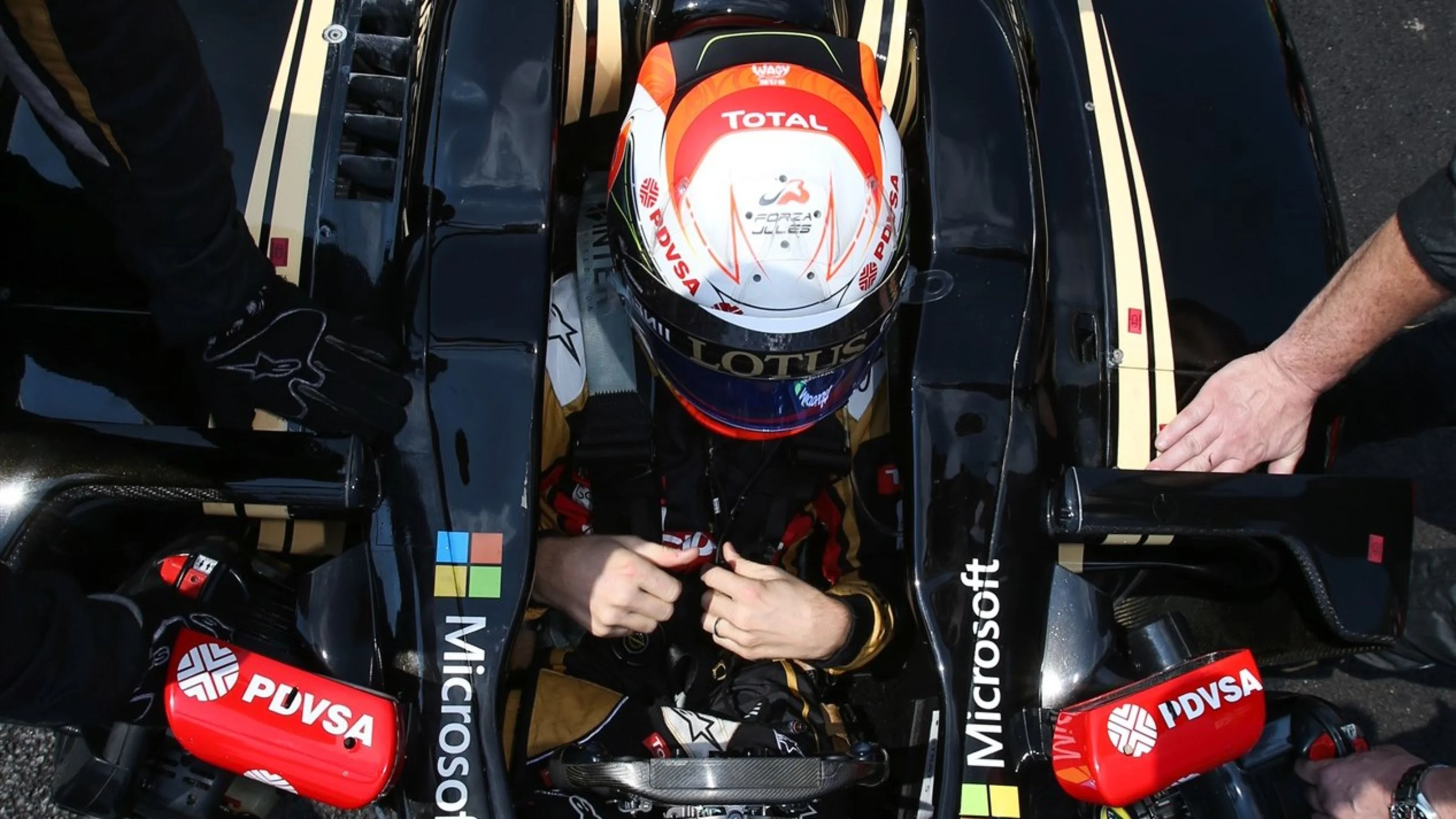 Romain Grosjean (FRA) Lotus on the grid at Formula One World Championship, Rd17, Mexican Grand