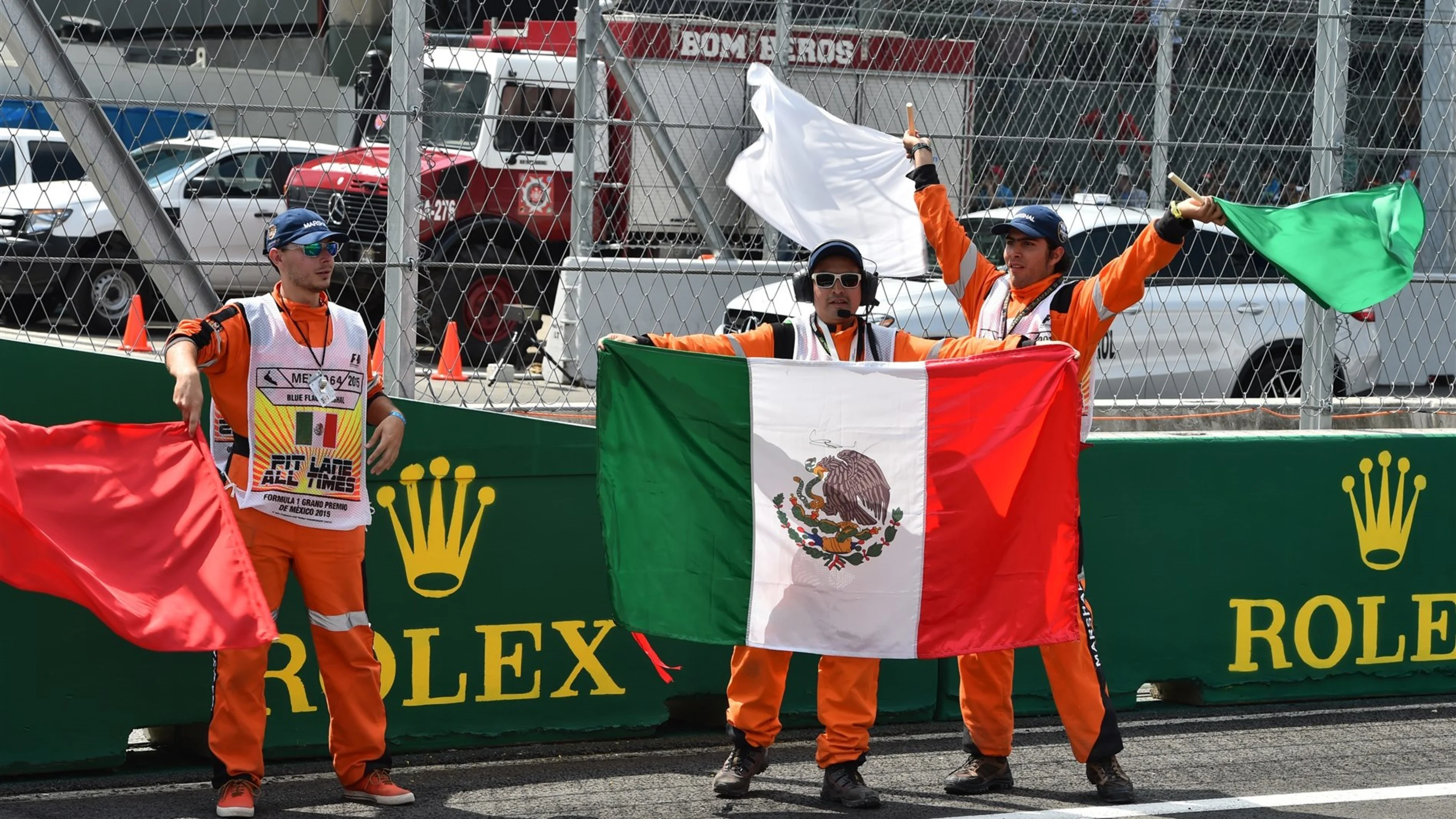 Marshals and flags at Formula One World Championship, Rd17, Mexican Grand Prix, Race, Circuit