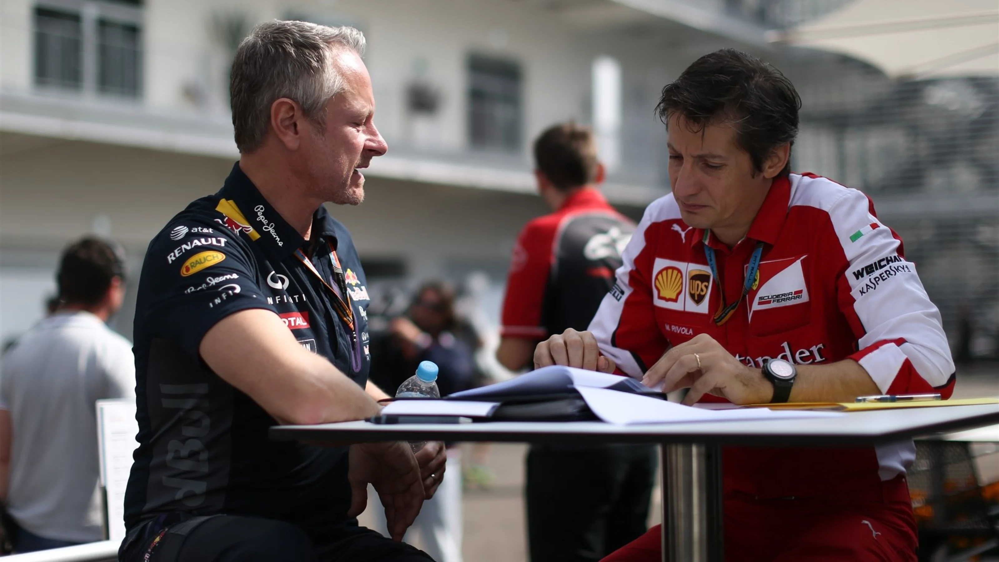 Jonathan Wheatley (GBR) Red Bull Racing Team Manager and Massimo Rivola (ITA) Ferrari Sporting