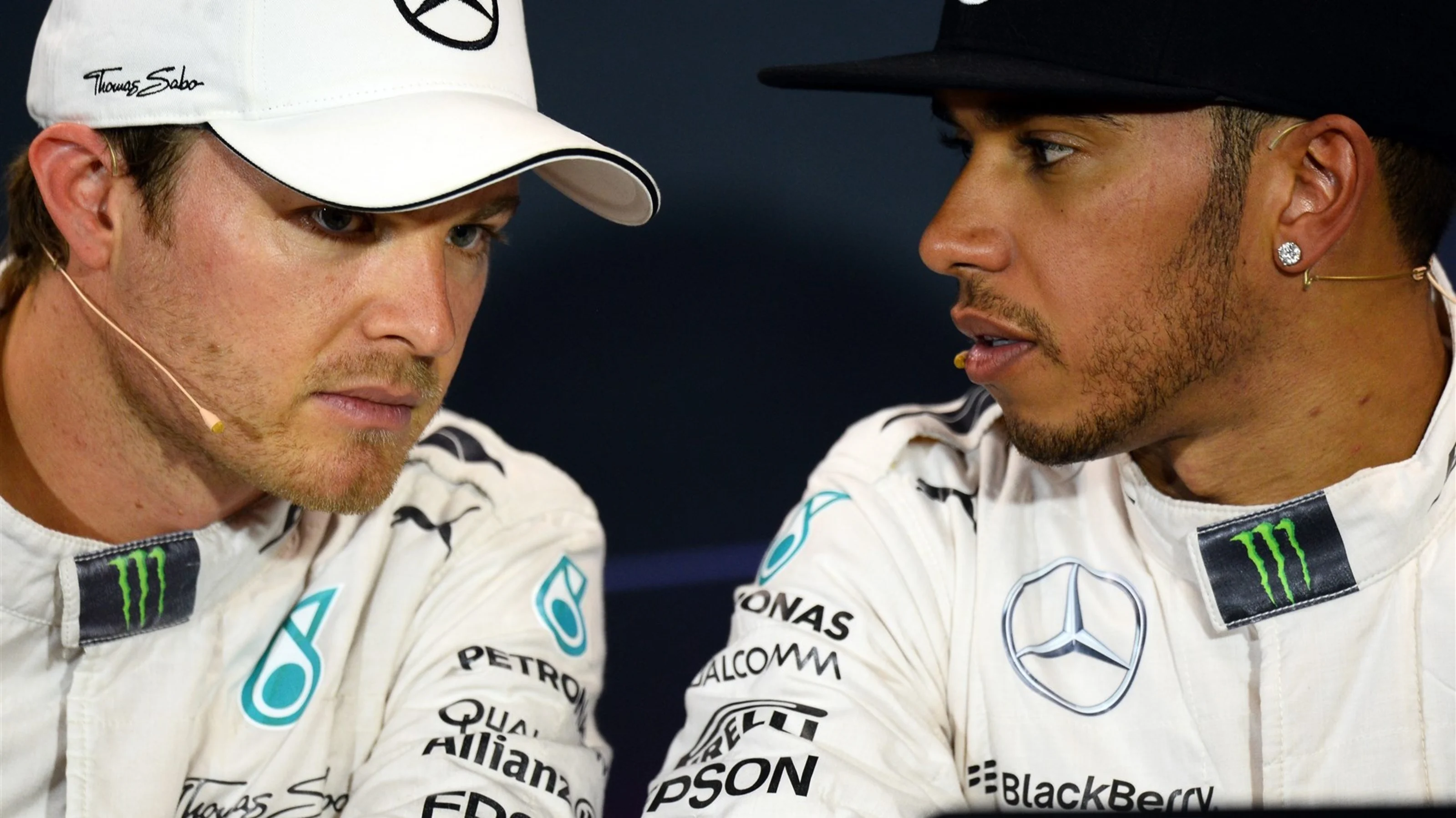 Nico Rosberg (GER) Mercedes AMG F1 and Lewis Hamilton (GBR) Mercedes AMG F1 at the Qualifying Press