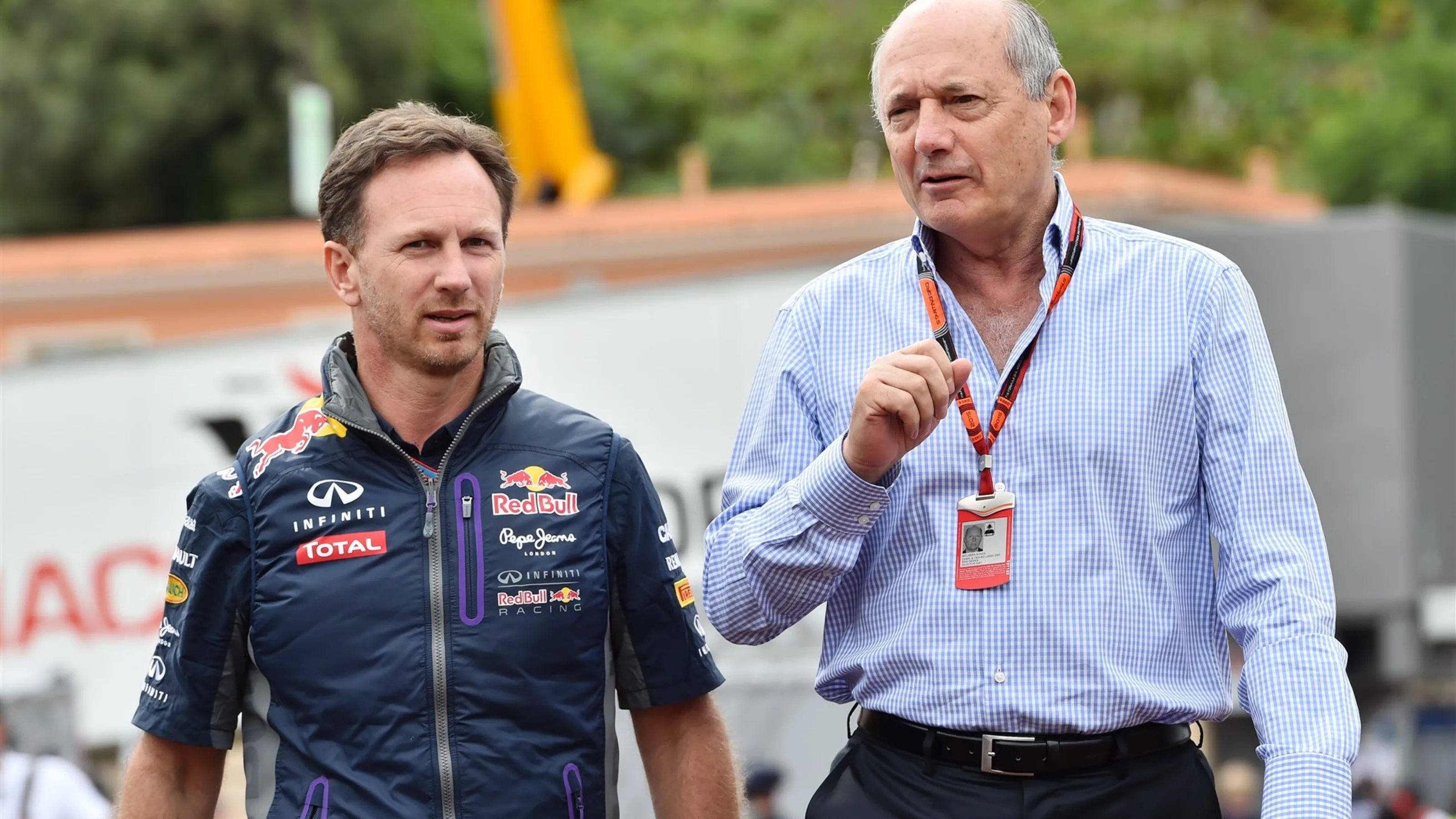 Ron Dennis (GBR) McLaren Executive Chairman and Christian Horner (GBR) Red Bull Racing Team