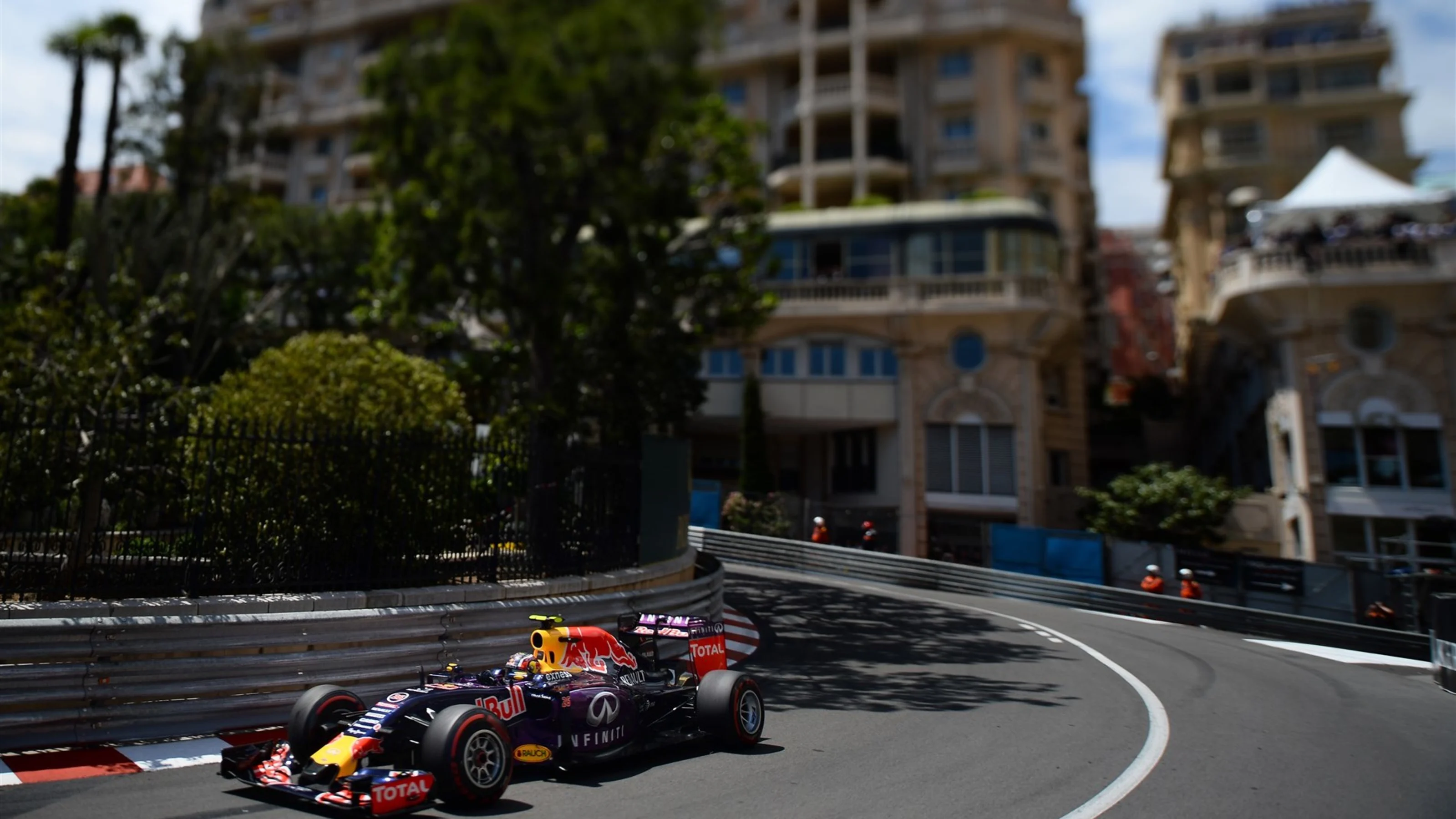 Daniil Kvyat (RUS) Red Bull Racing RB11 at Formula One World Championship, Rd6, Monaco Grand Prix
