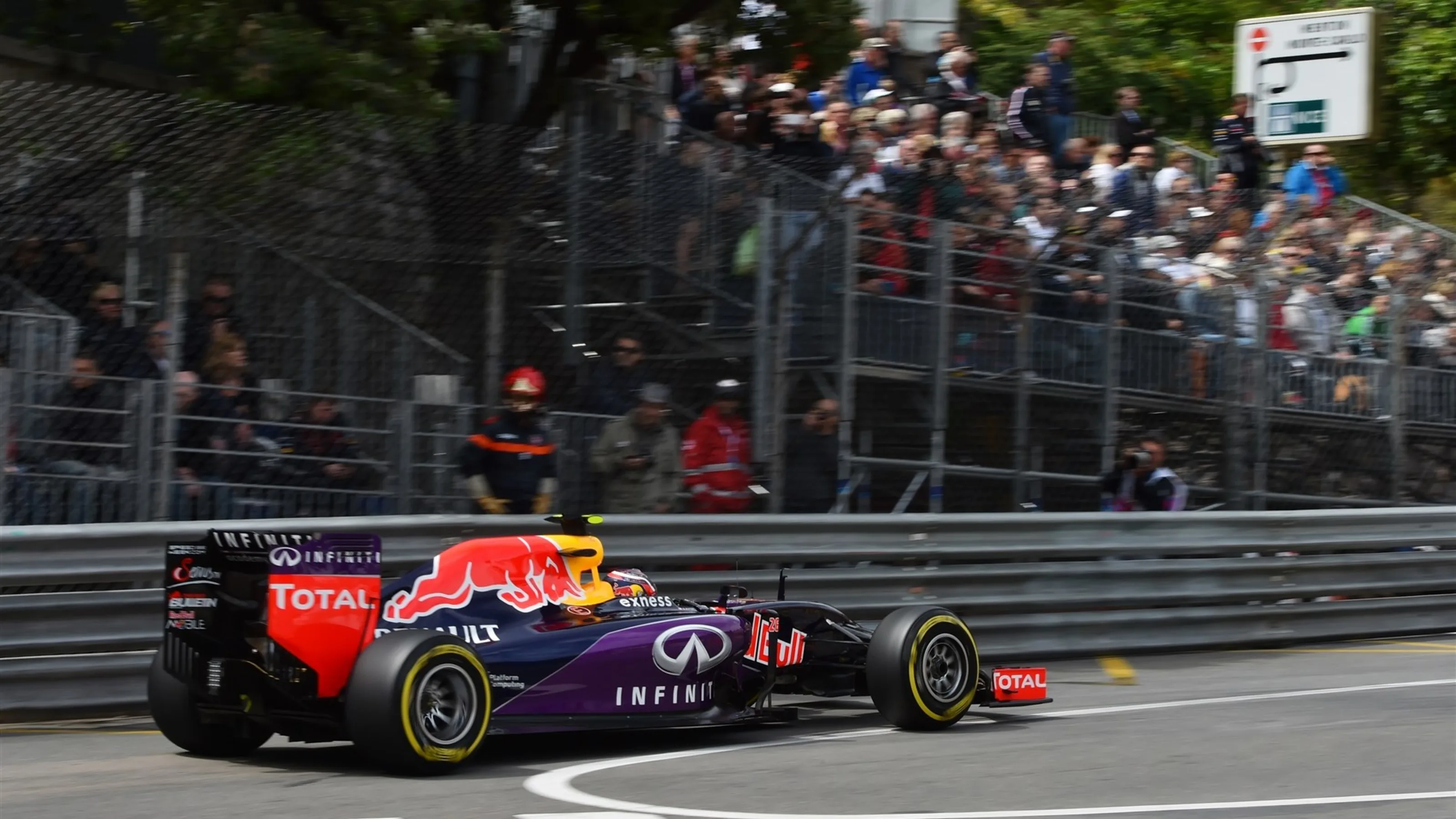 Daniil Kvyat (RUS) Red Bull Racing RB11 at Formula One World Championship, Rd6, Monaco Grand Prix