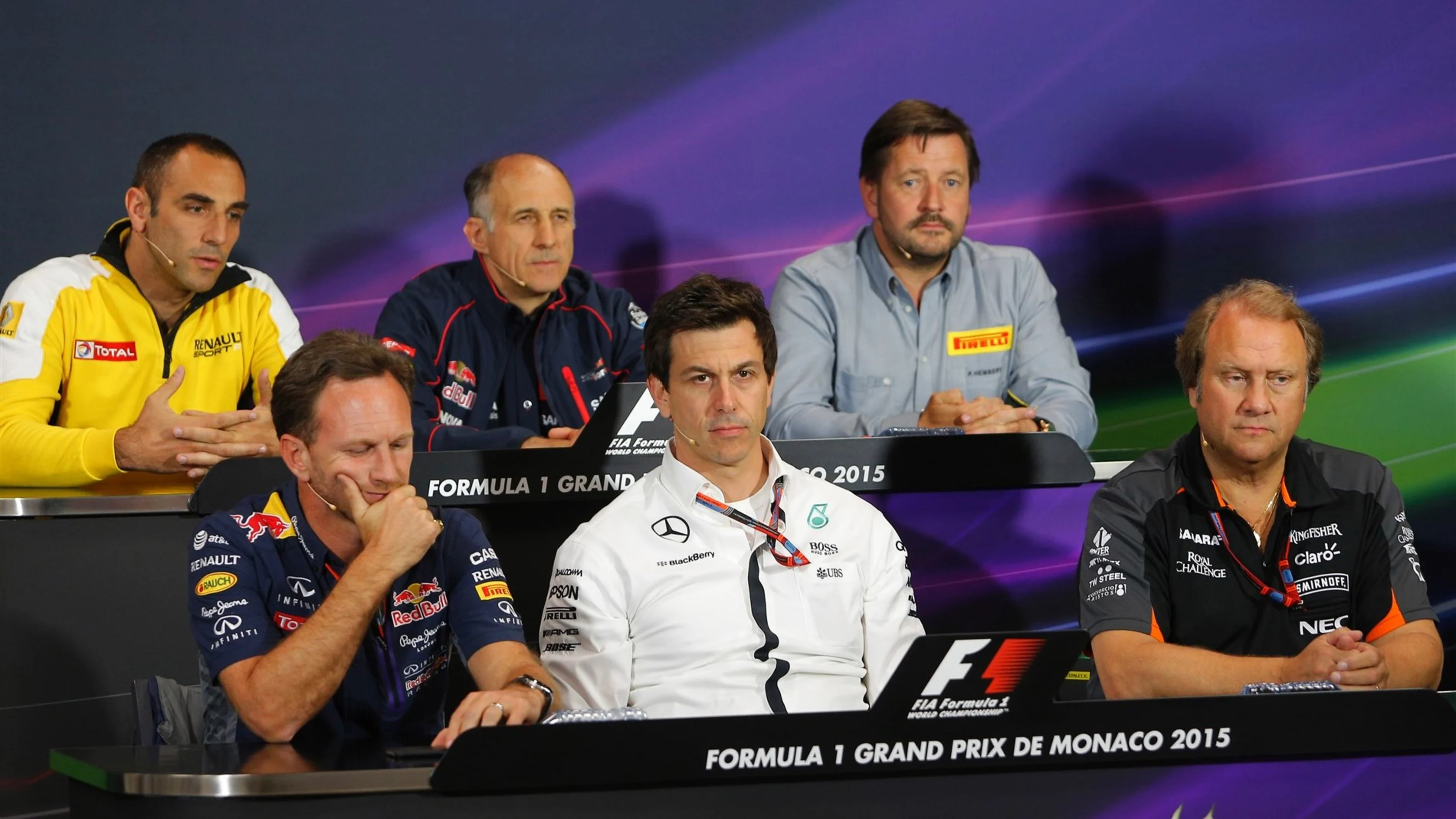 (L to R): Cyril Abiteboul (FRA) Renault Sport, Franz Tost (AUT) Scuderia Toro Rosso Team Principal,