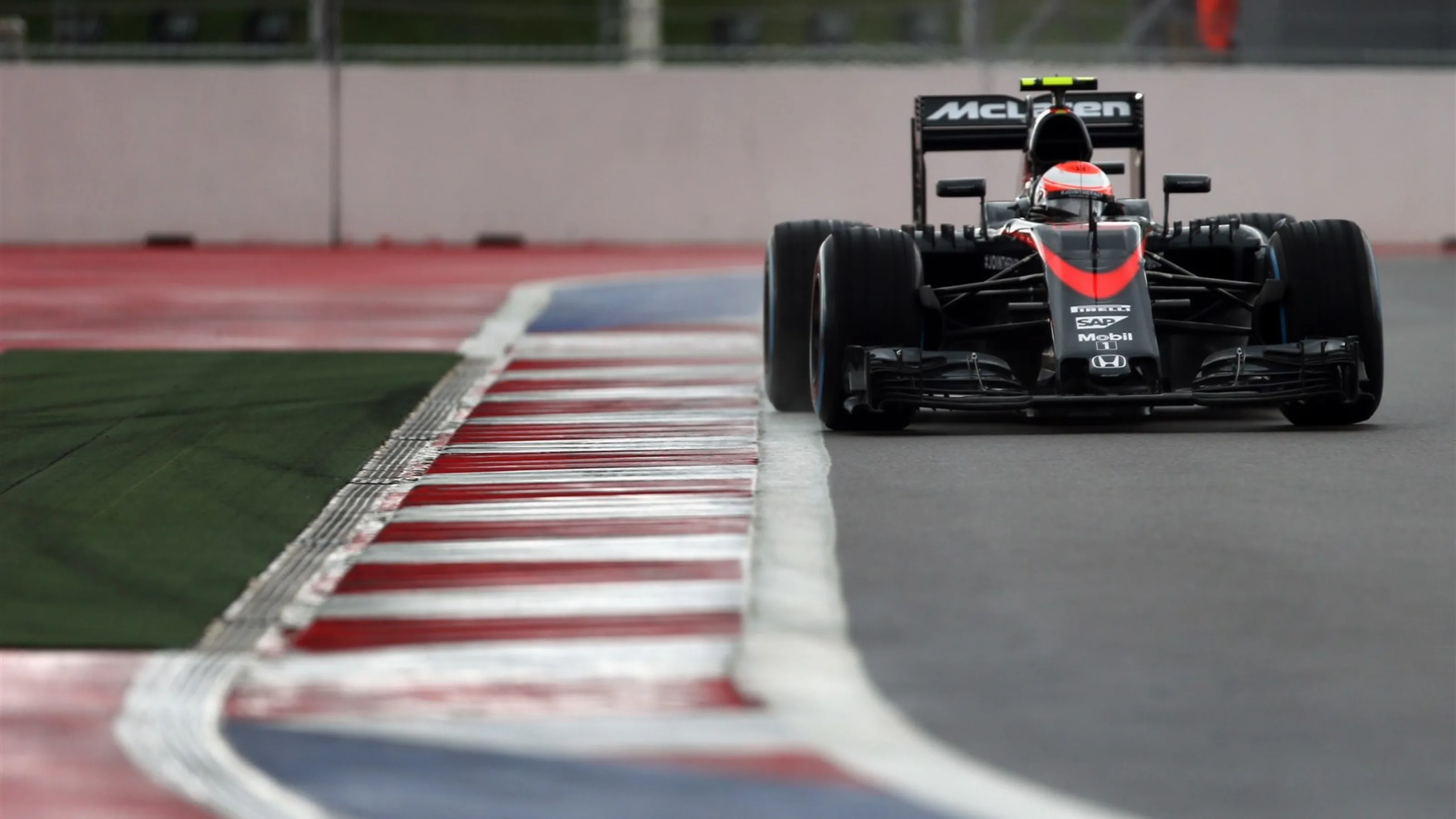 Jenson Button (GBR) McLaren MP4-30 at Formula One World Championship, Rd15, Russian Grand Prix,