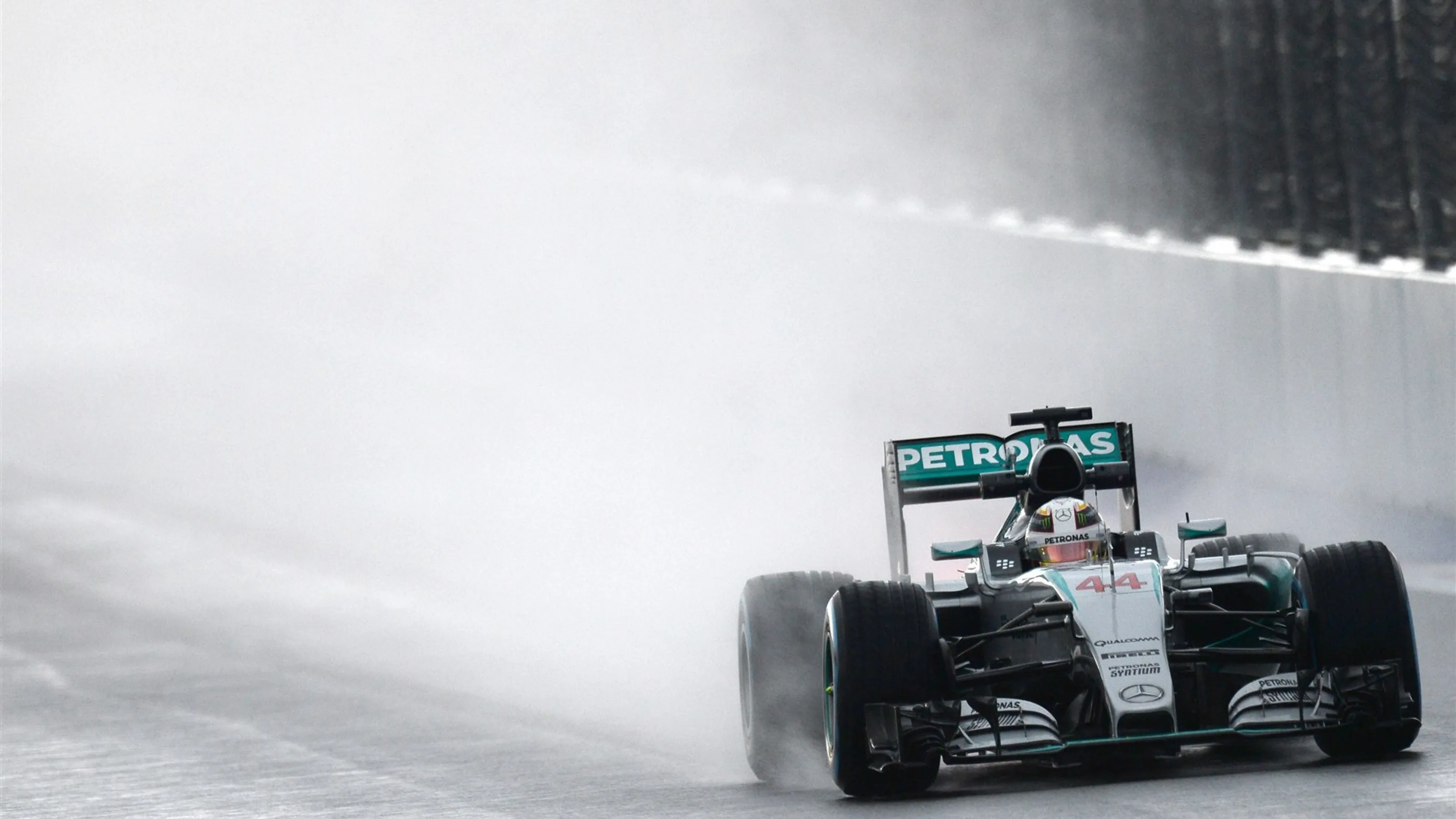 Lewis Hamilton (GBR) Mercedes AMG F1 W06 at Formula One World Championship, Rd15, Russian Grand
