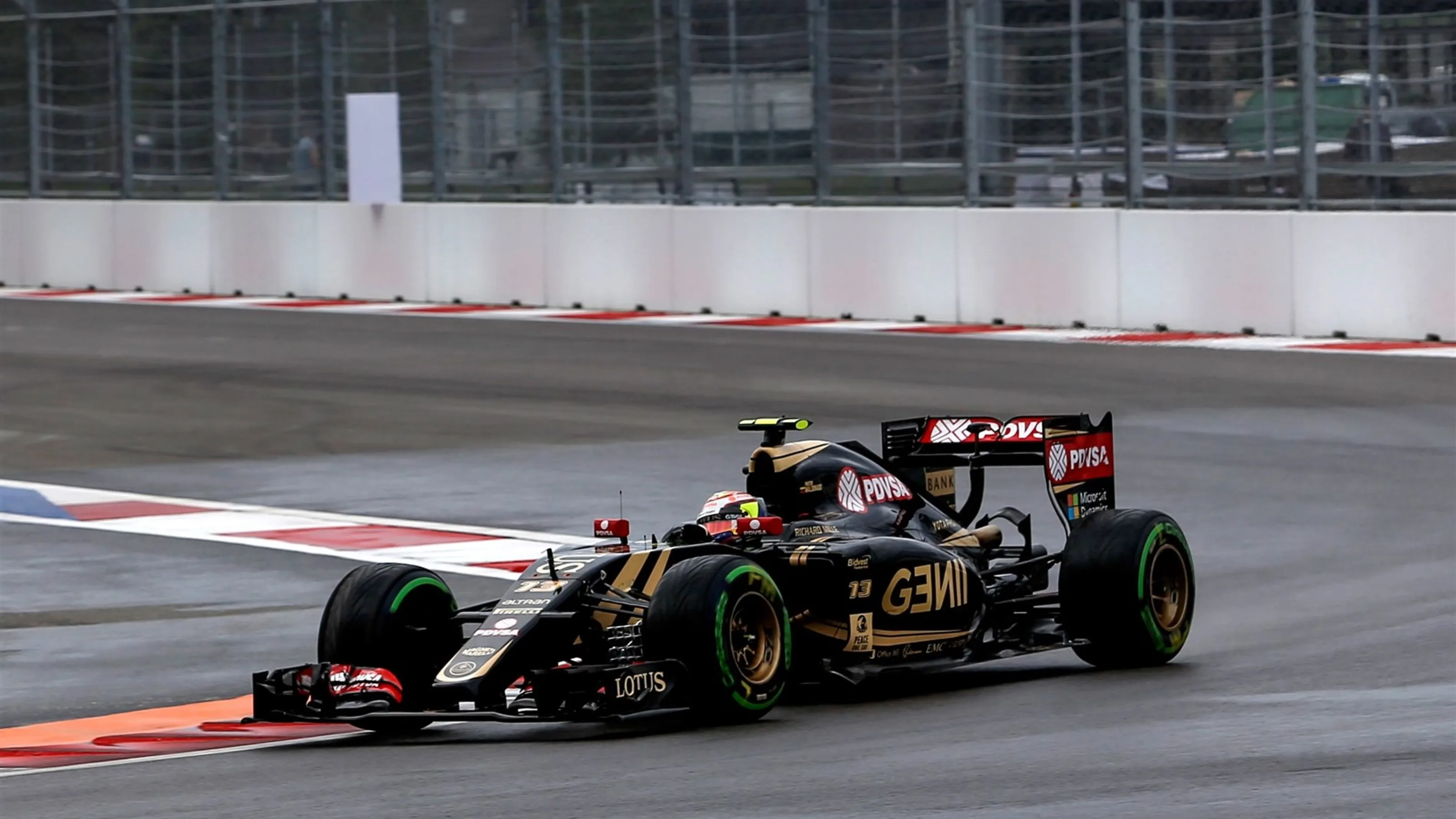 Pastor Maldonado (VEN) Lotus E23 Hybrid at Formula One World Championship, Rd15, Russian Grand