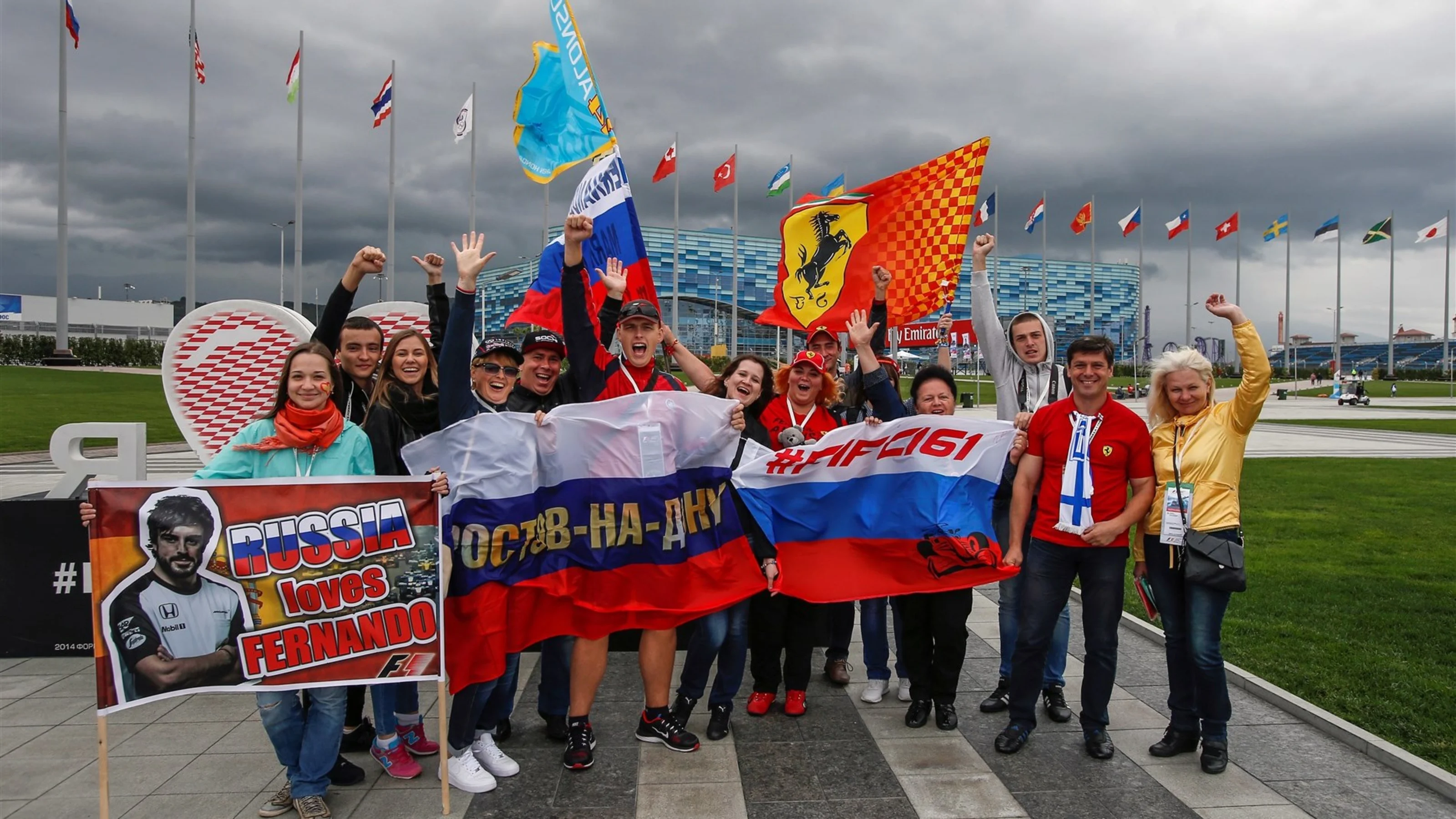 Fans at Formula One World Championship, Rd15, Russian Grand Prix, Practice, Sochi Autodrom, Sochi,