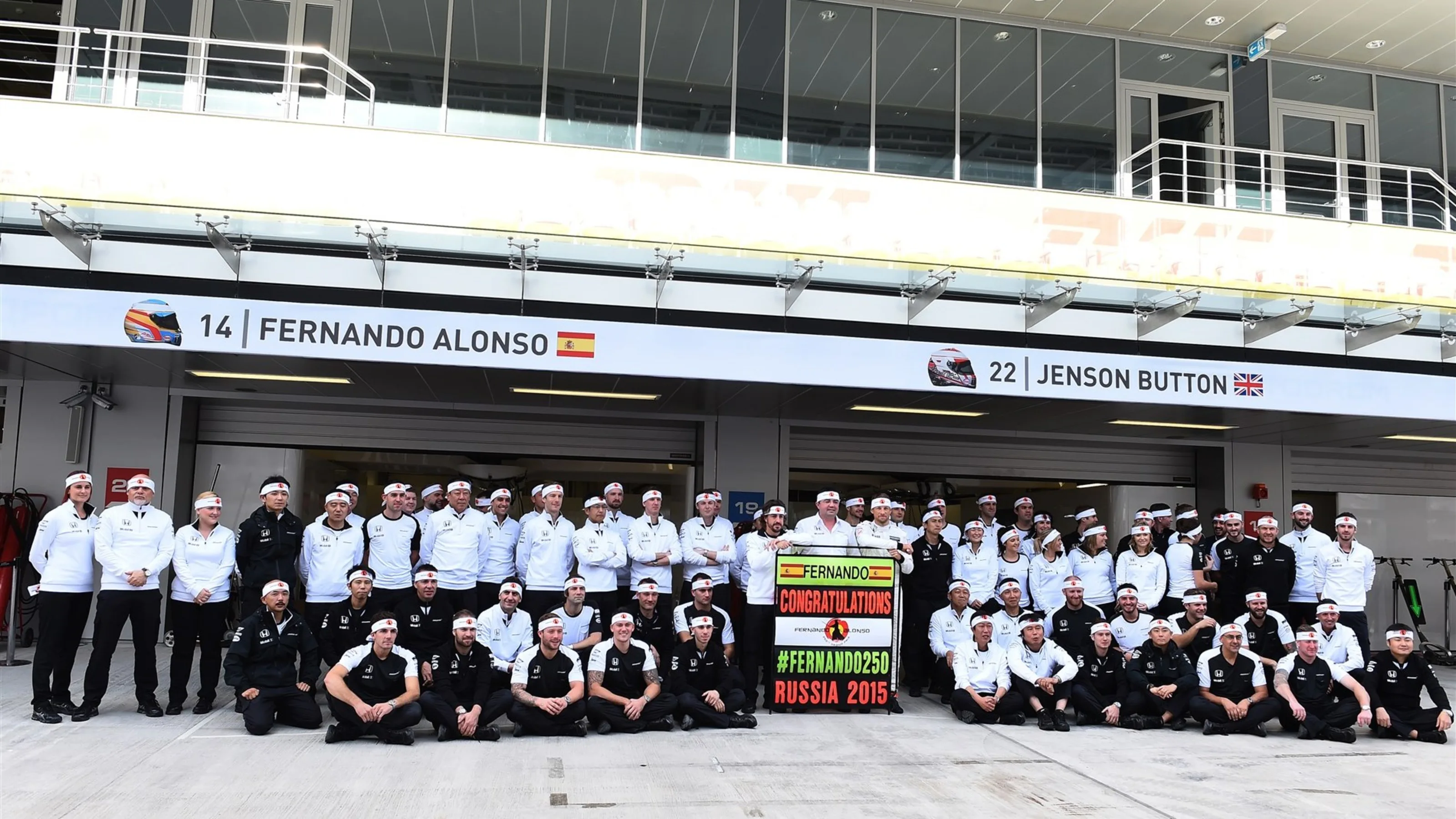Fernando Alonso (ESP) McLaren celebrates 250 Grands Prix with Eric Boullier (FRA) McLaren Racing