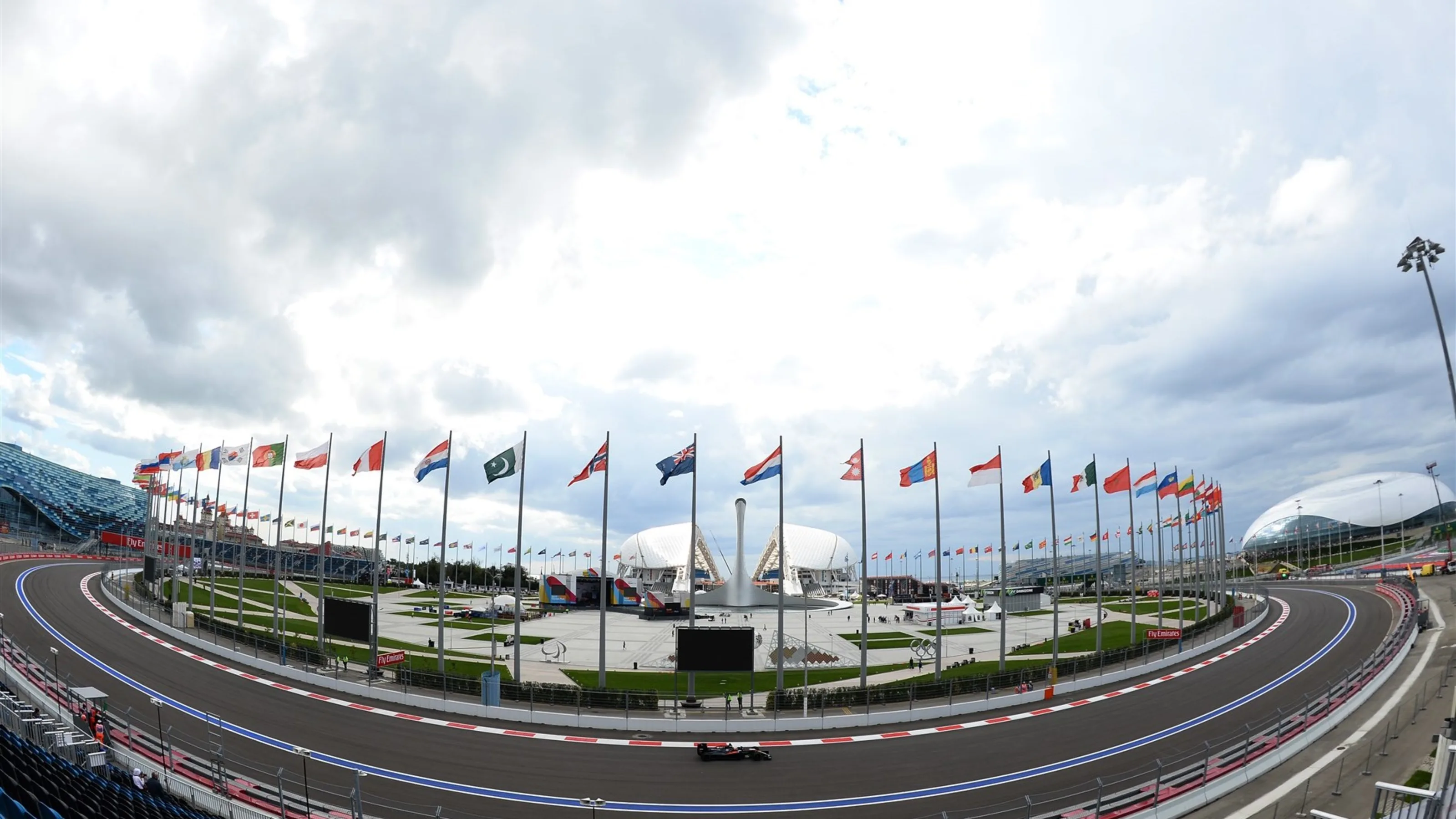 Fernando Alonso (ESP) McLaren MP4-30 at Formula One World Championship, Rd15, Russian Grand Prix,