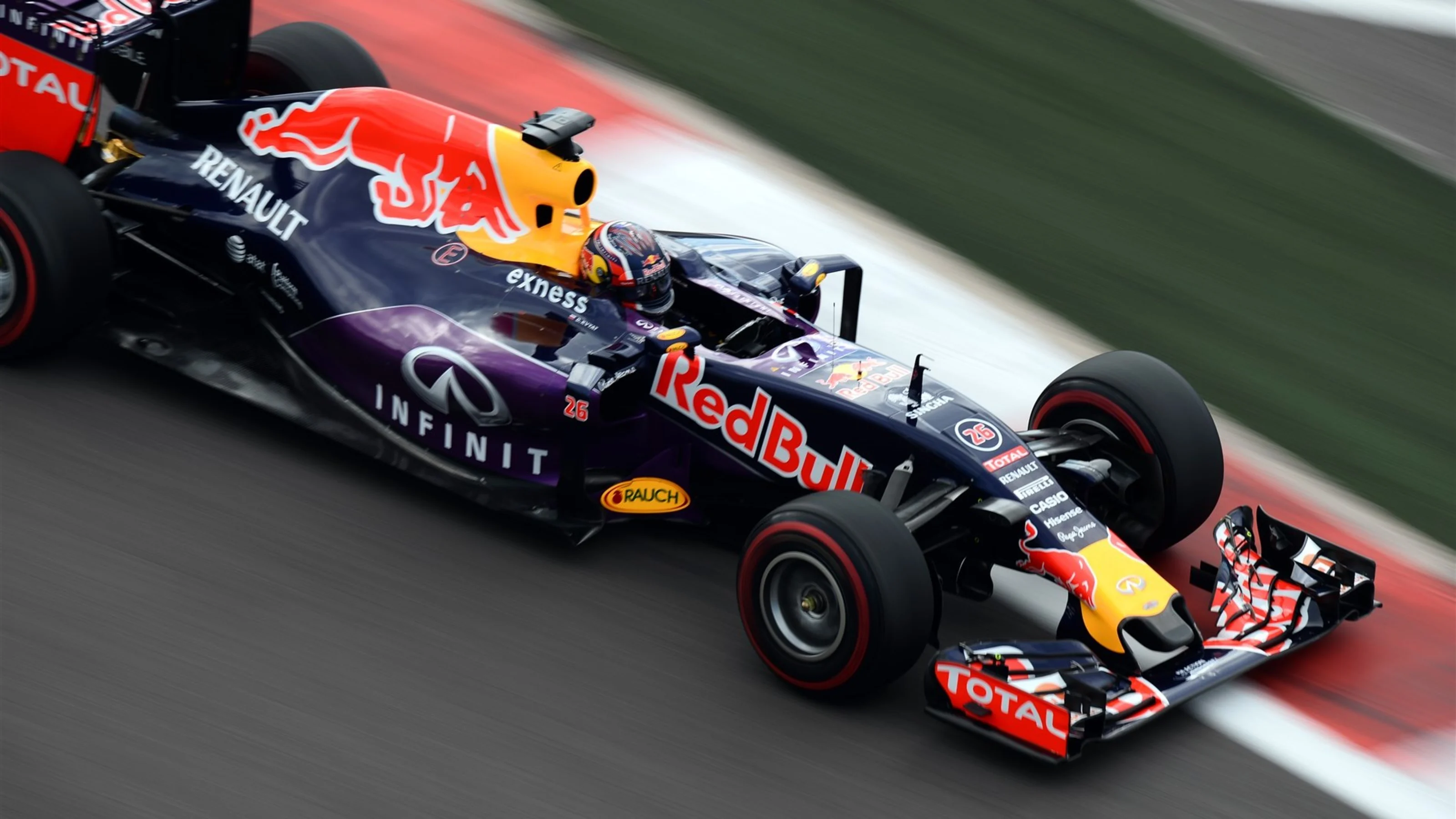 Daniil Kvyat (RUS) Red Bull Racing RB11 at Formula One World Championship, Rd15, Russian Grand