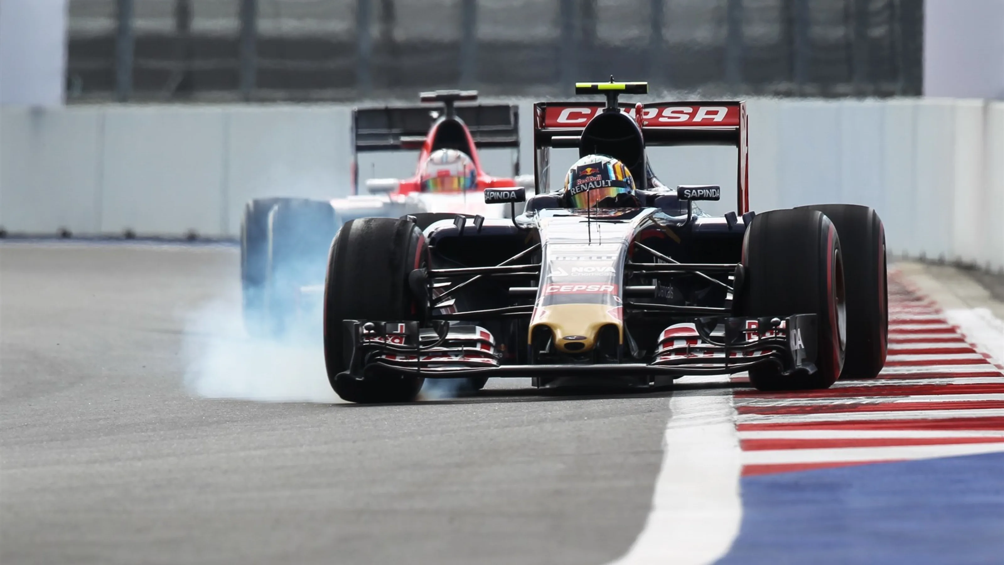 Carlos Sainz jr (ESP) Scuderia Toro Rosso STR10 locks up at Formula One World Championship, Rd15,