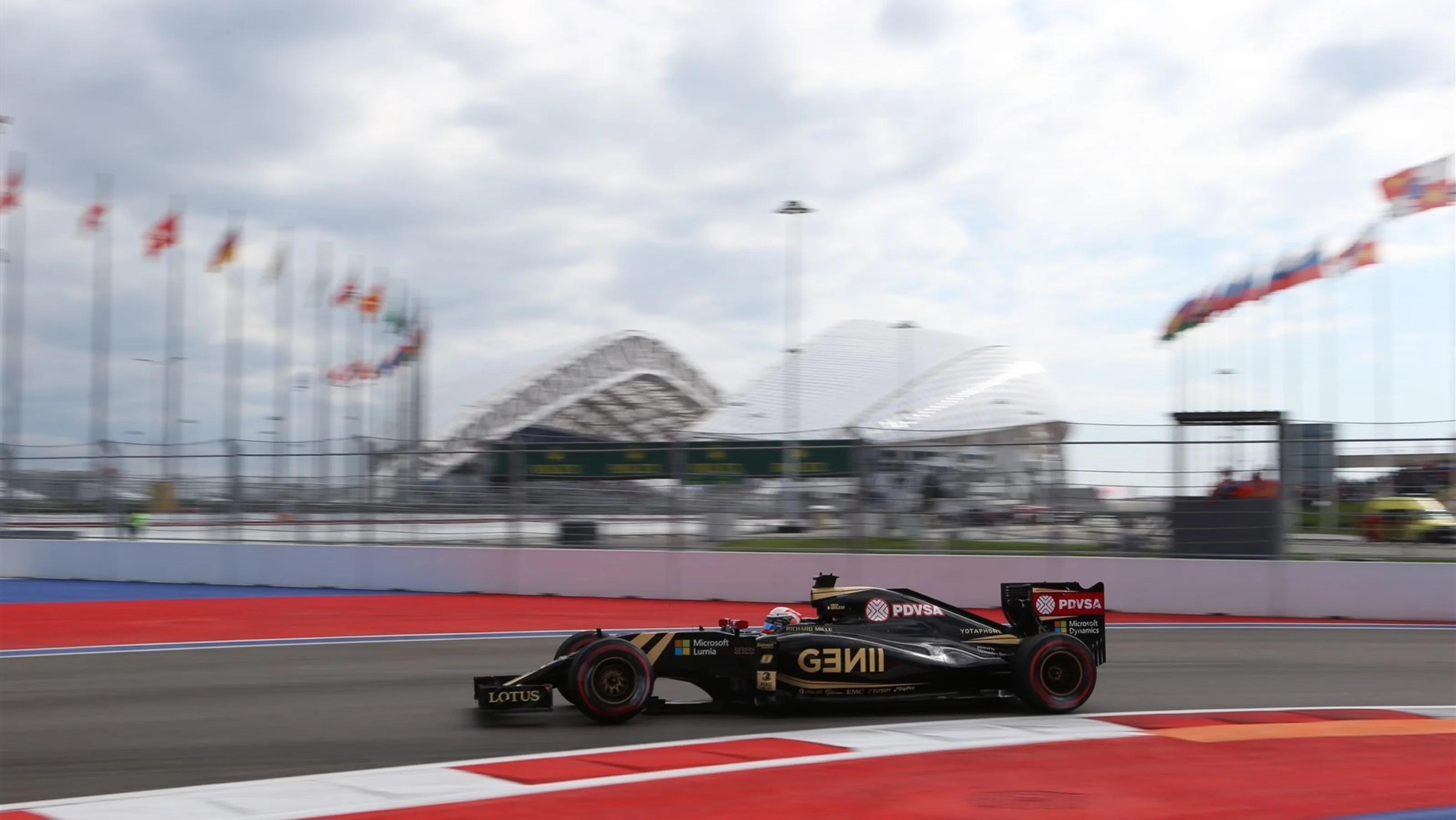 Romain Grosjean (FRA) Lotus E23 Hybrid at Formula One World Championship, Rd15, Russian Grand Prix,