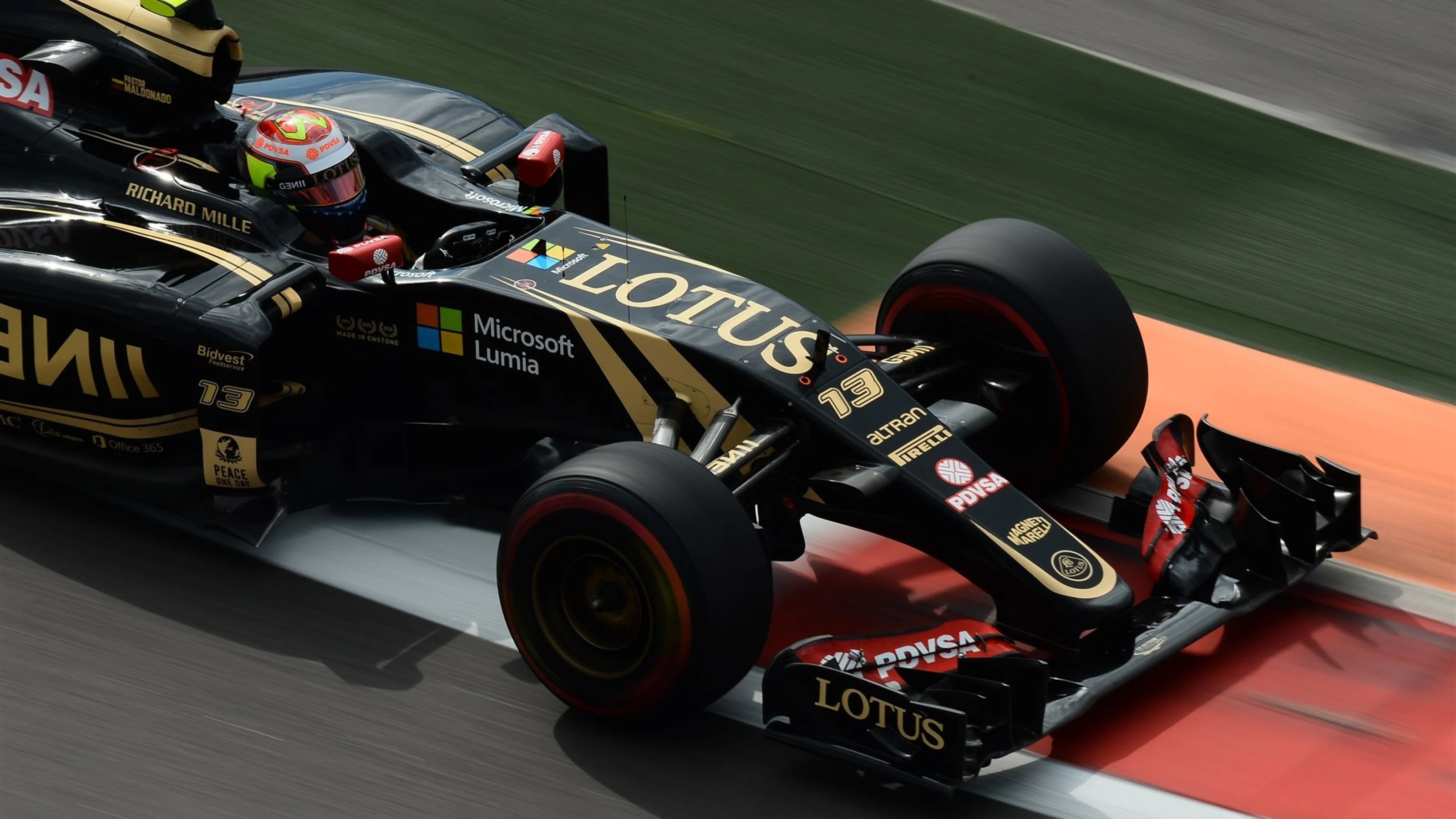 Pastor Maldonado (VEN) Lotus E23 Hybrid at Formula One World Championship, Rd15, Russian Grand