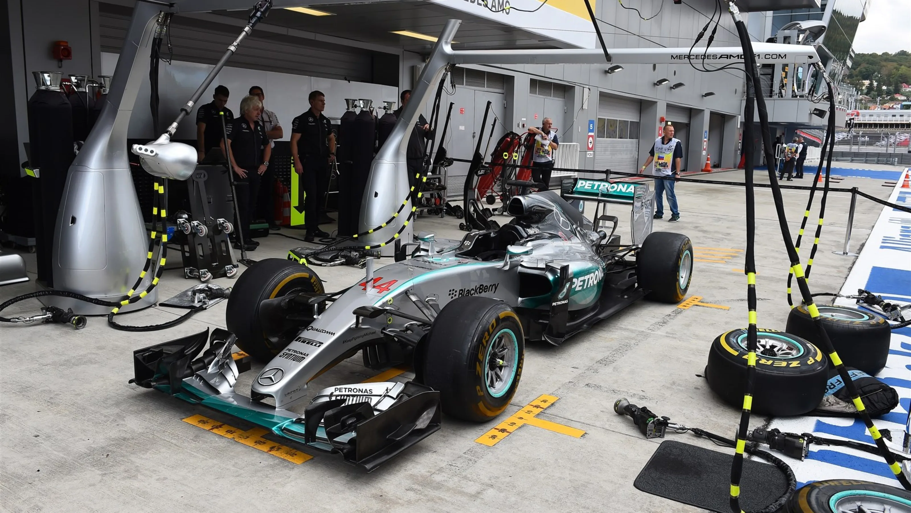 Mercedes AMG F1 W06 at Formula One World Championship, Rd15, Russian Grand Prix, Qualifying, Sochi