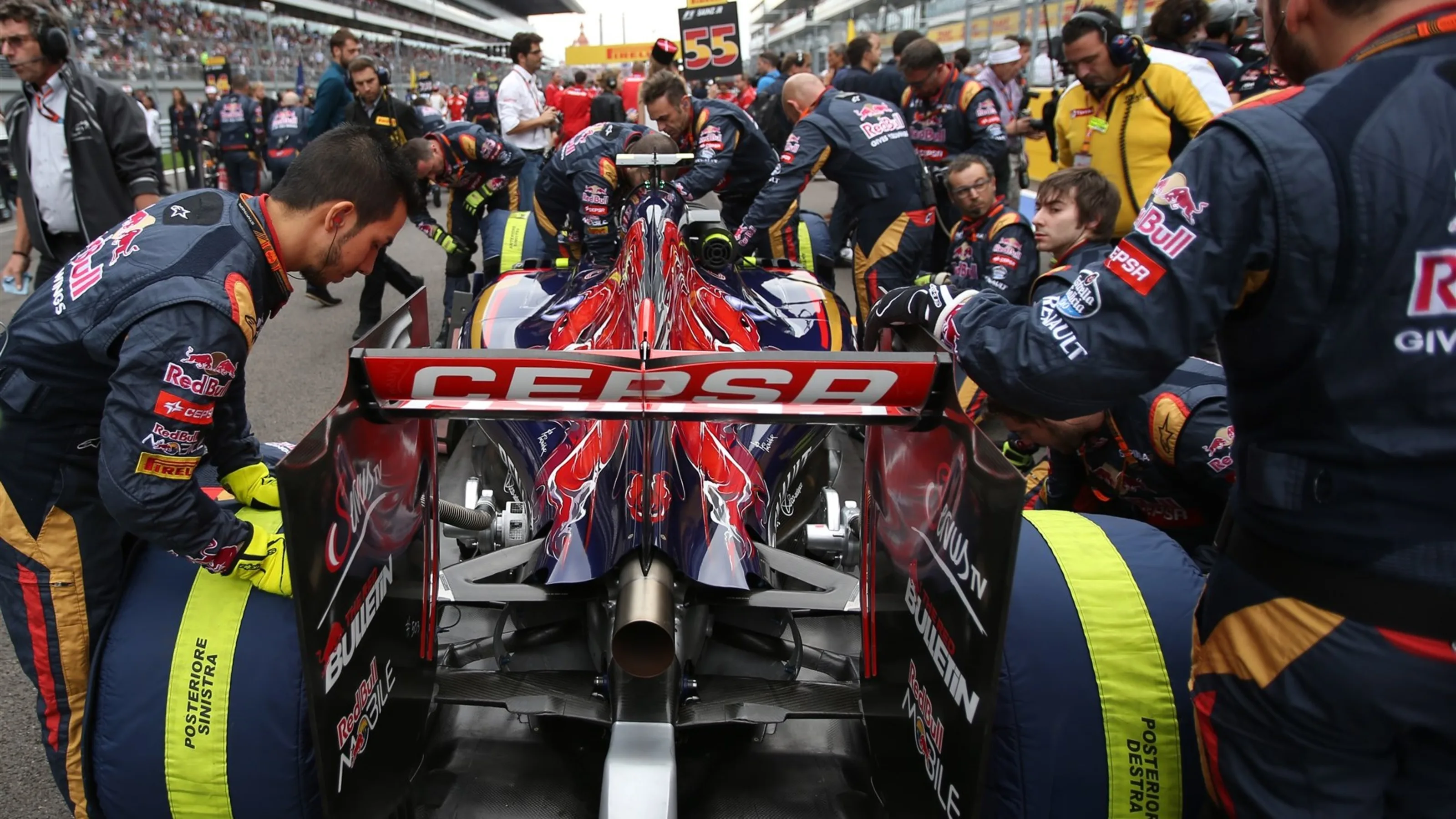 Carlos Sainz jr (ESP) Scuderia Toro Rosso STR10 on the grid at Formula One World Championship,
