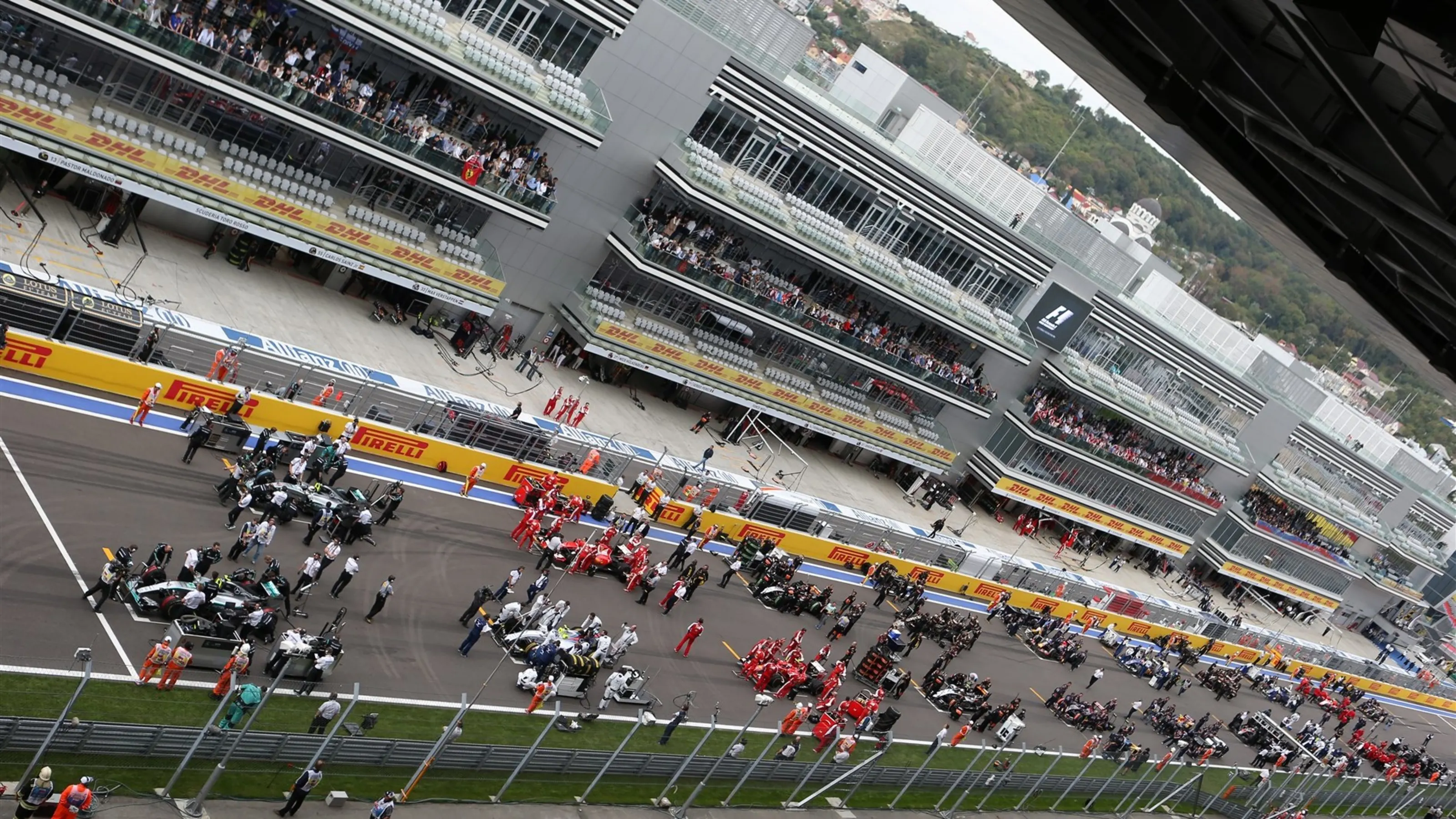 Grid at Formula One World Championship, Rd15, Russian Grand Prix, Race, Sochi Autodrom, Sochi,