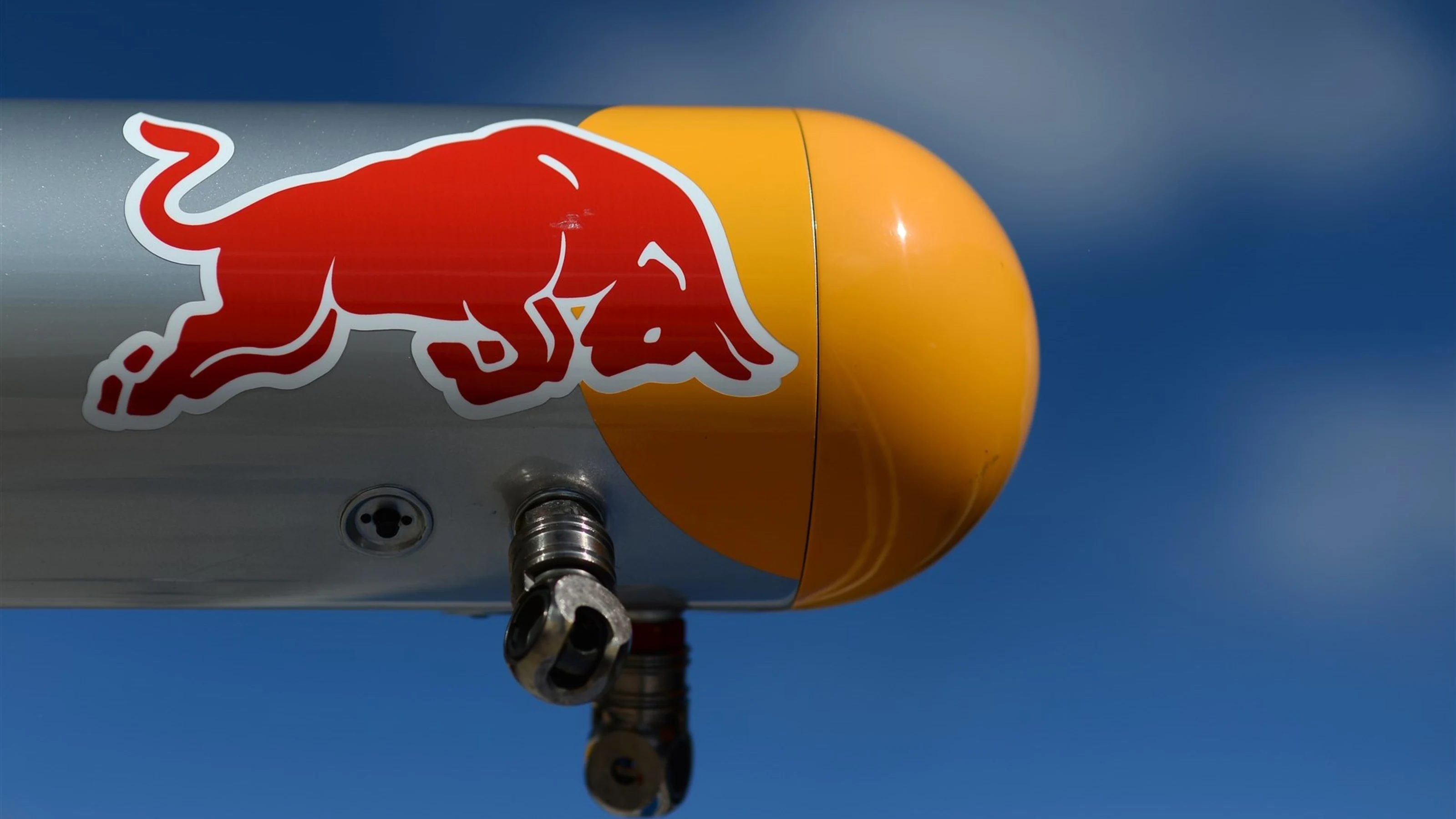 Red Bull Pit equipment at Formula One World Championship, Rd15, Russian Grand Prix, Preparations,
