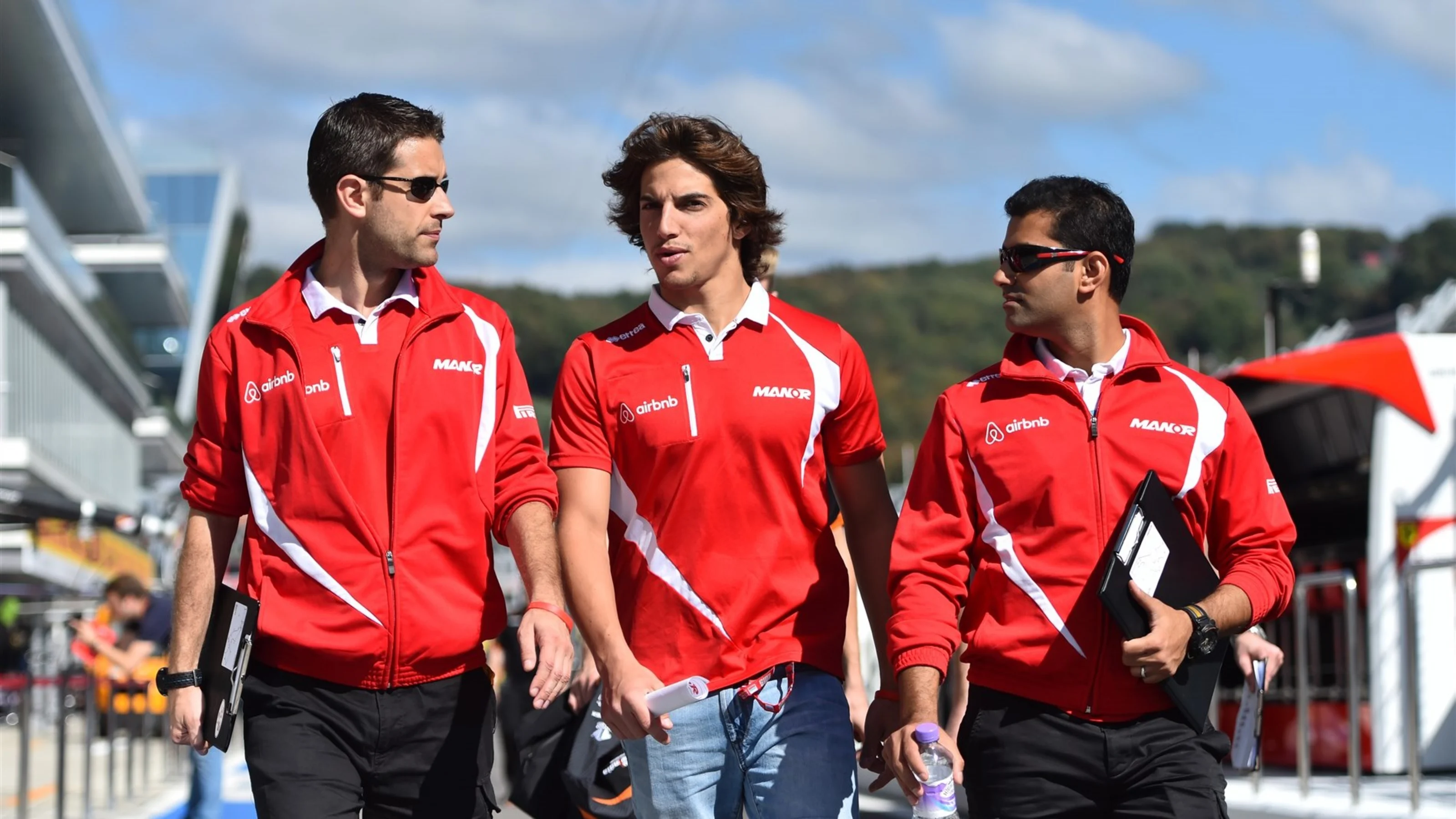 Roberto Merhi (ESP) Manor GP walks the track at Formula One World Championship, Rd15, Russian Grand