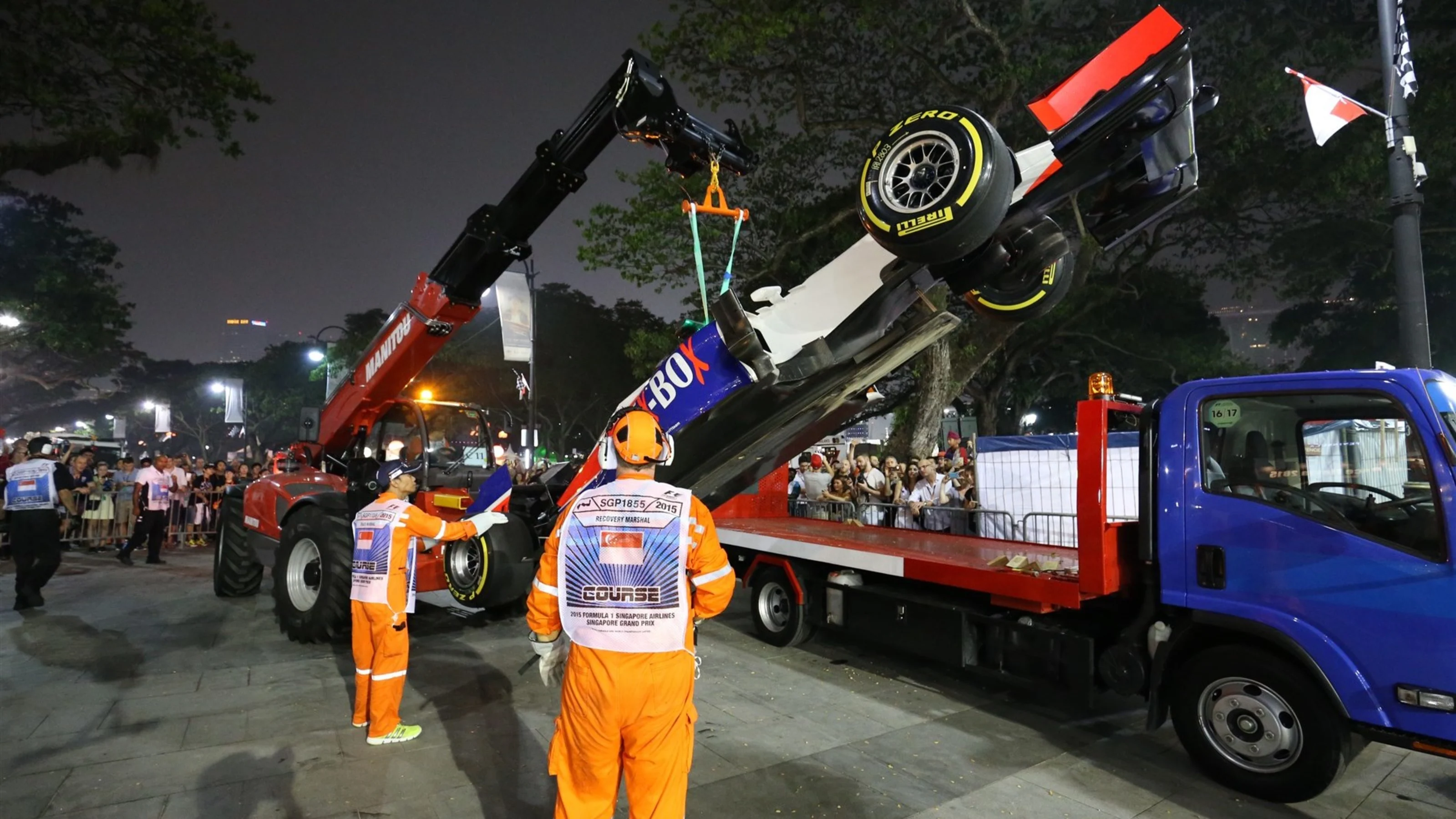 The car of Will Stevens (GBR) Manor GP is recovered after crashing out in FP2 at Formula One World