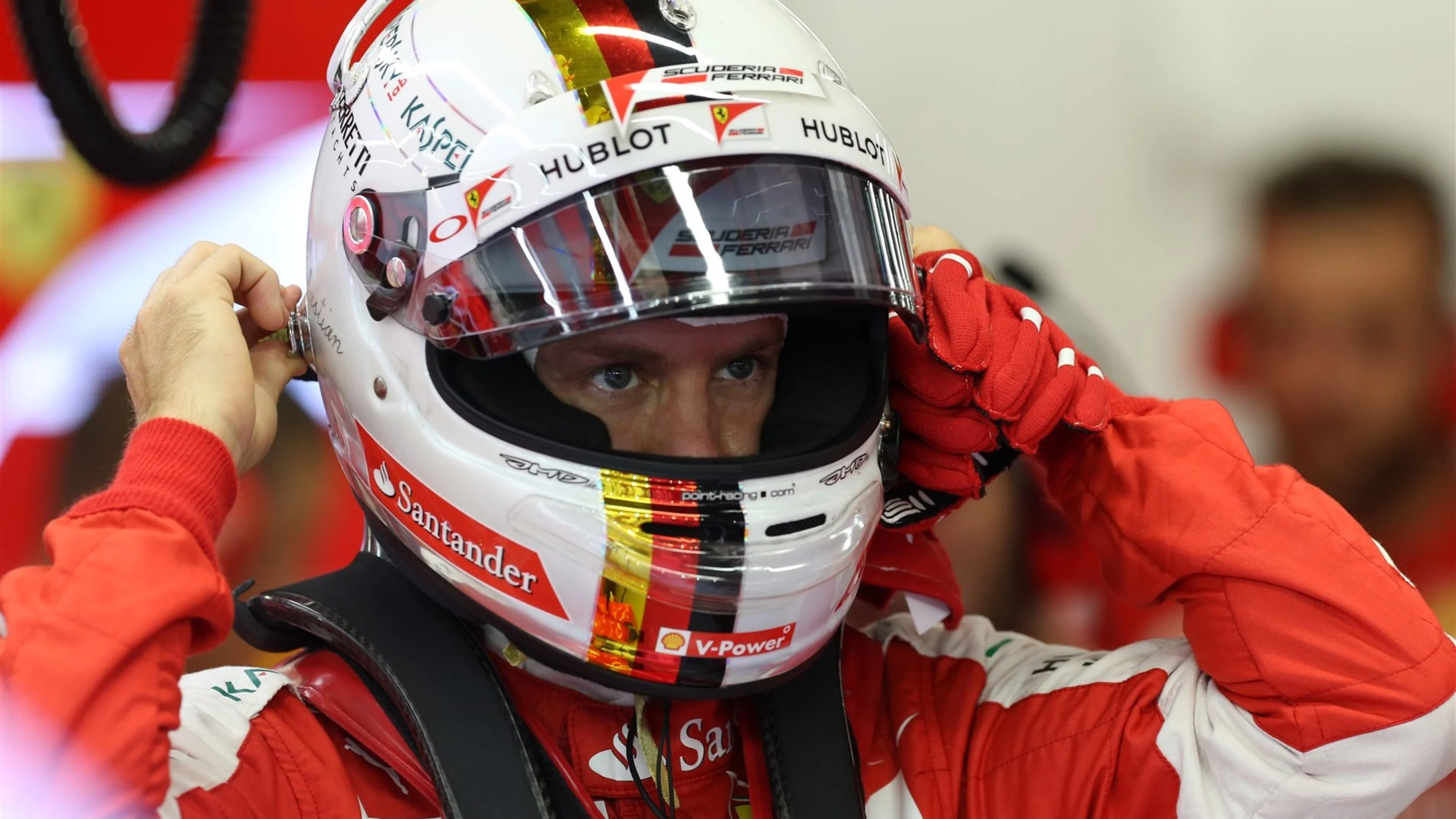 Sebastian Vettel (GER) Ferrari at Formula One World Championship, Rd13, Singapore Grand Prix,