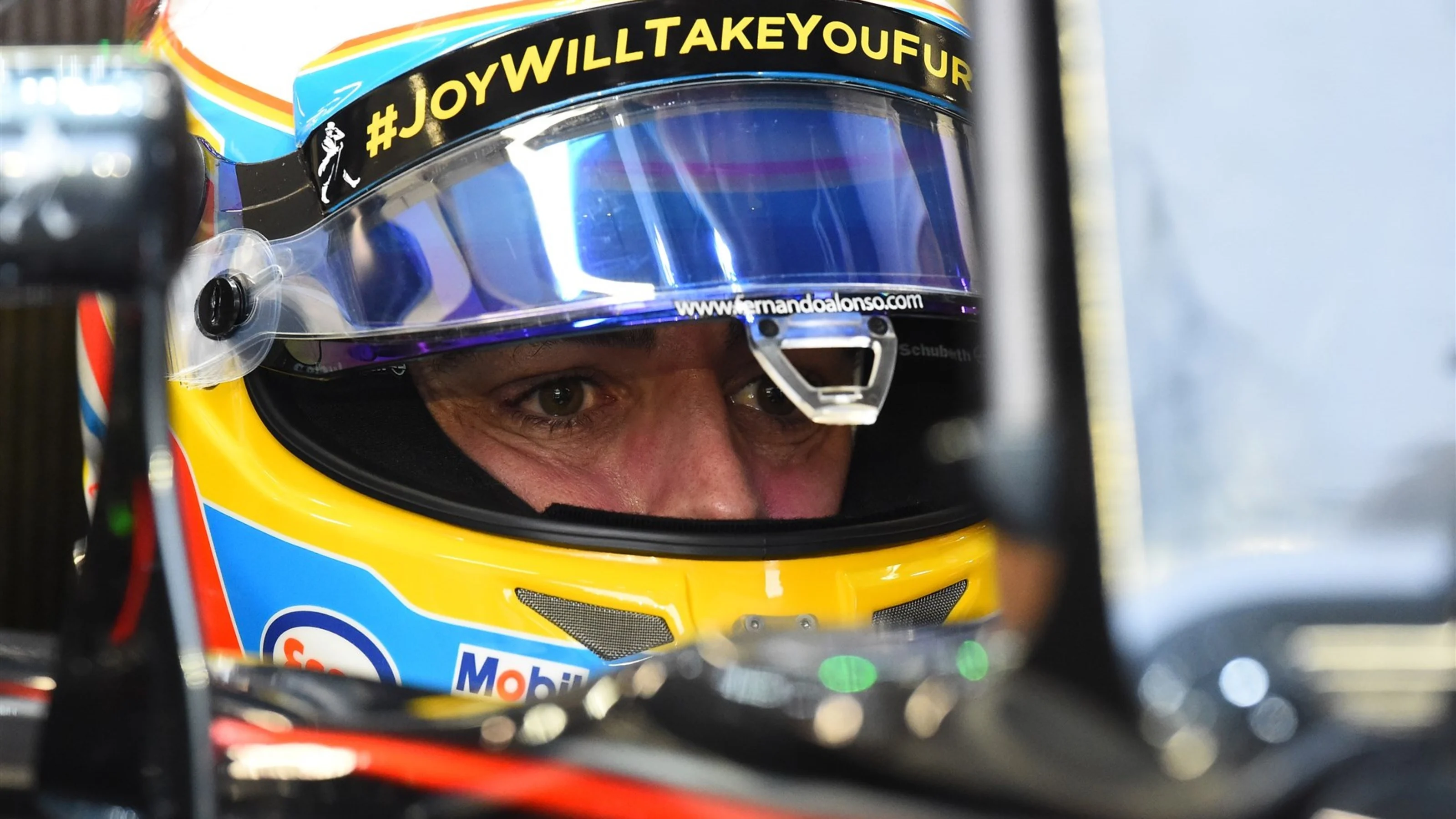 Fernando Alonso (ESP) McLaren MP4-30 at Formula One World Championship, Rd13, Singapore Grand Prix,