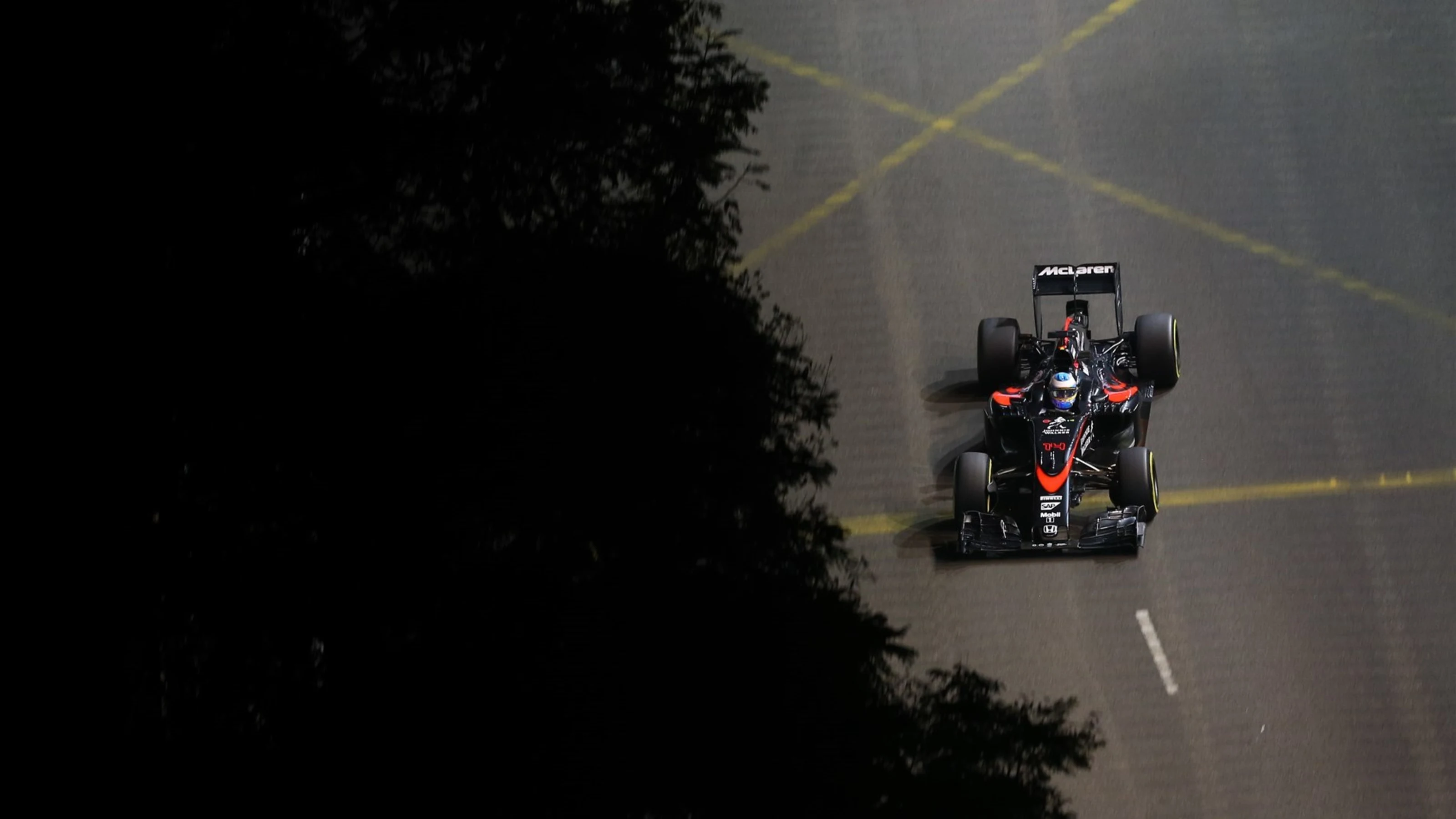 Fernando Alonso (ESP) McLaren MP4-30 at Formula One World Championship, Rd13, Singapore Grand Prix,