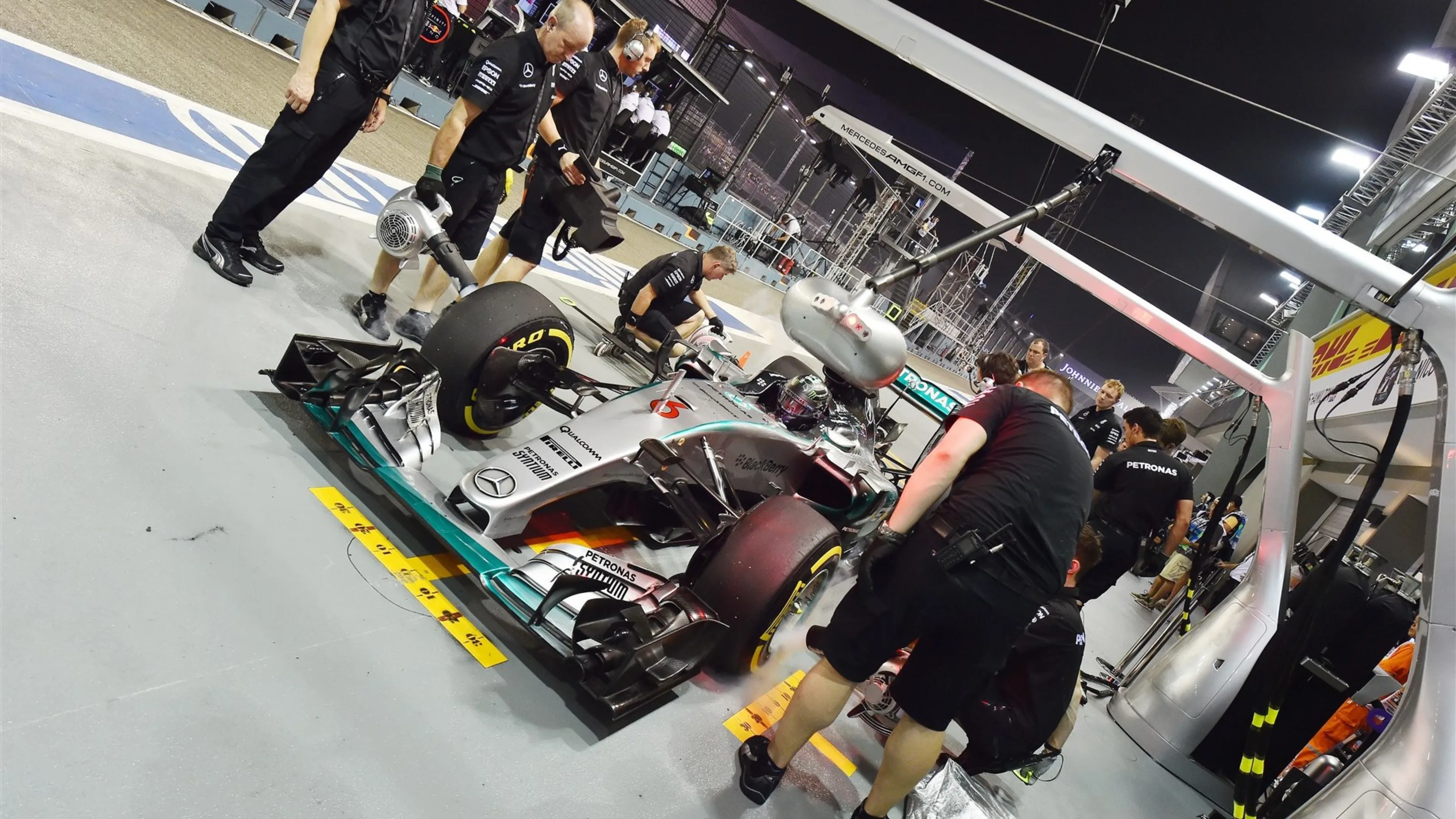 Nico Rosberg (GER) Mercedes AMG F1 W06 at Formula One World Championship, Rd13, Singapore Grand