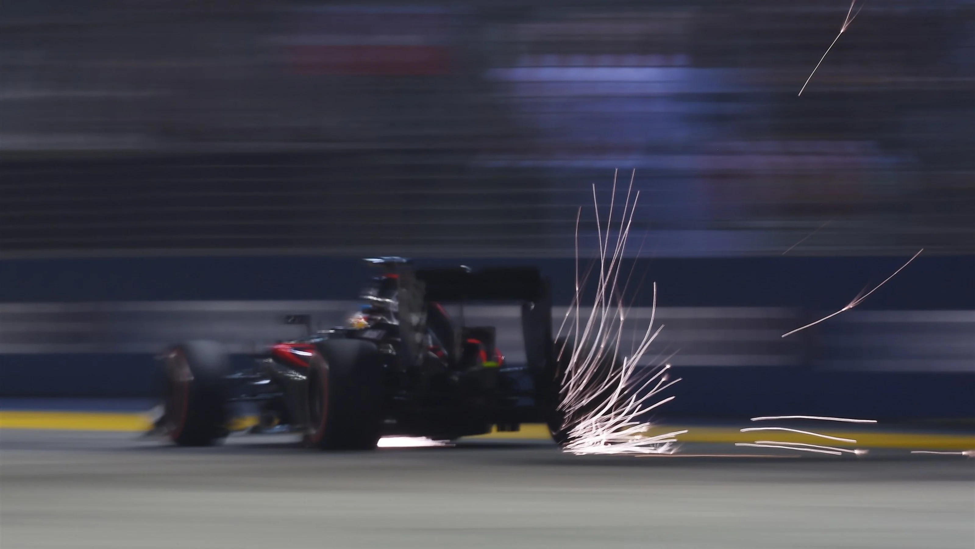 Fernando Alonso (ESP) McLaren MP4-30 at Formula One World Championship, Rd13, Singapore Grand Prix,