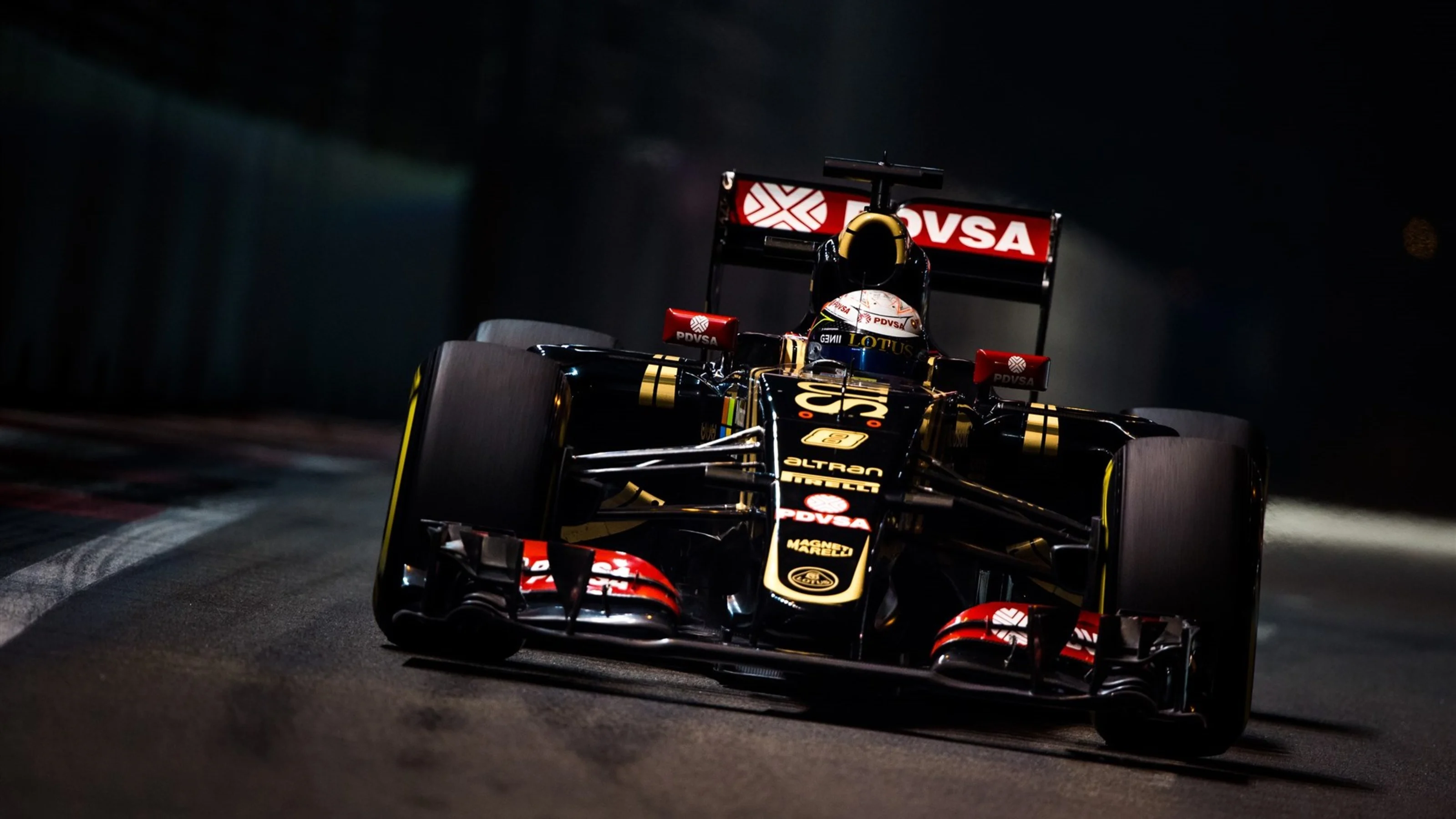 Romain Grosjean (FRA) Lotus E23 Hybrid at Formula One World Championship, Rd13, Singapore Grand