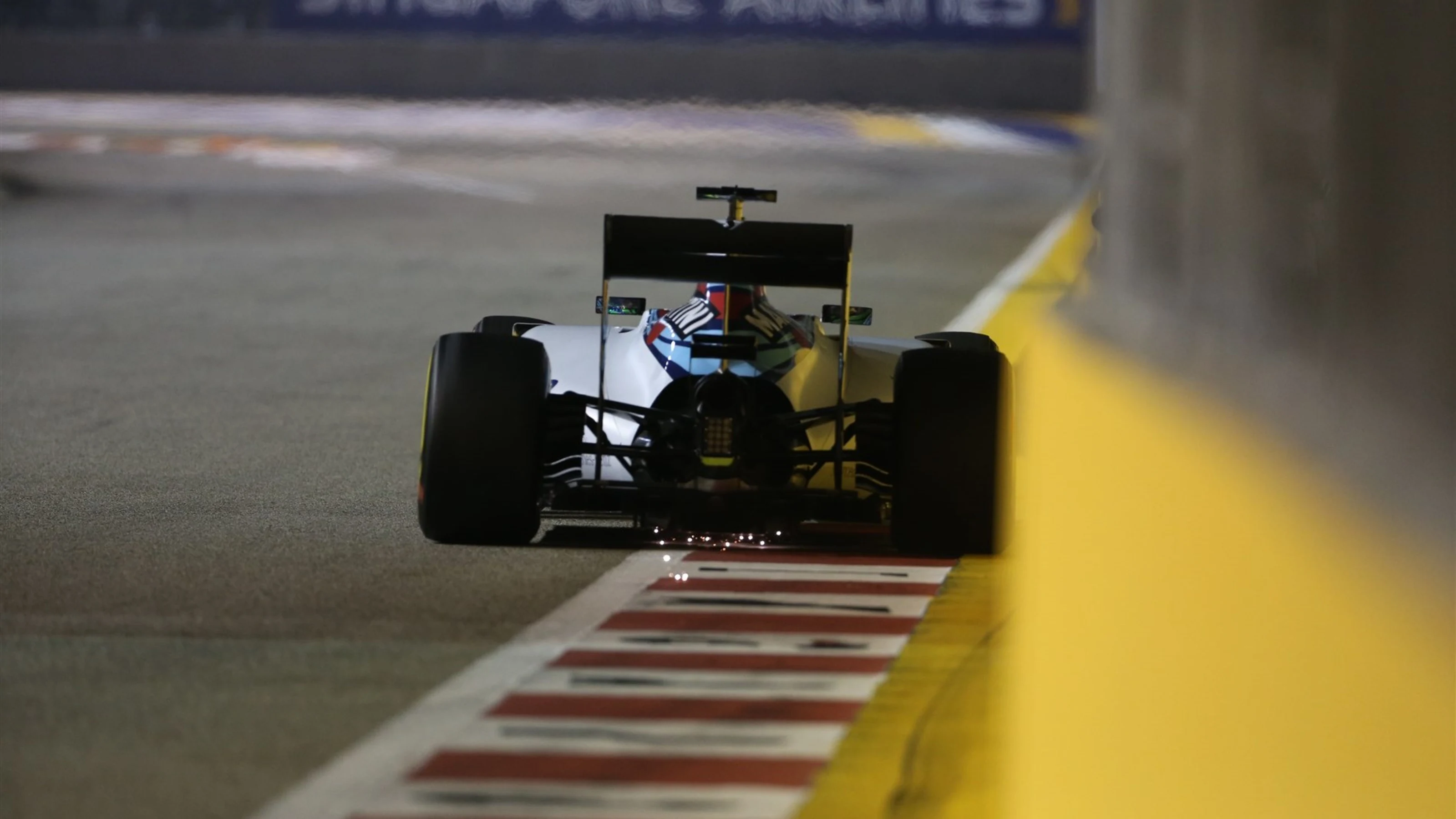 Felipe Massa (BRA) Williams FW37 at Formula One World Championship, Rd13, Singapore Grand Prix,