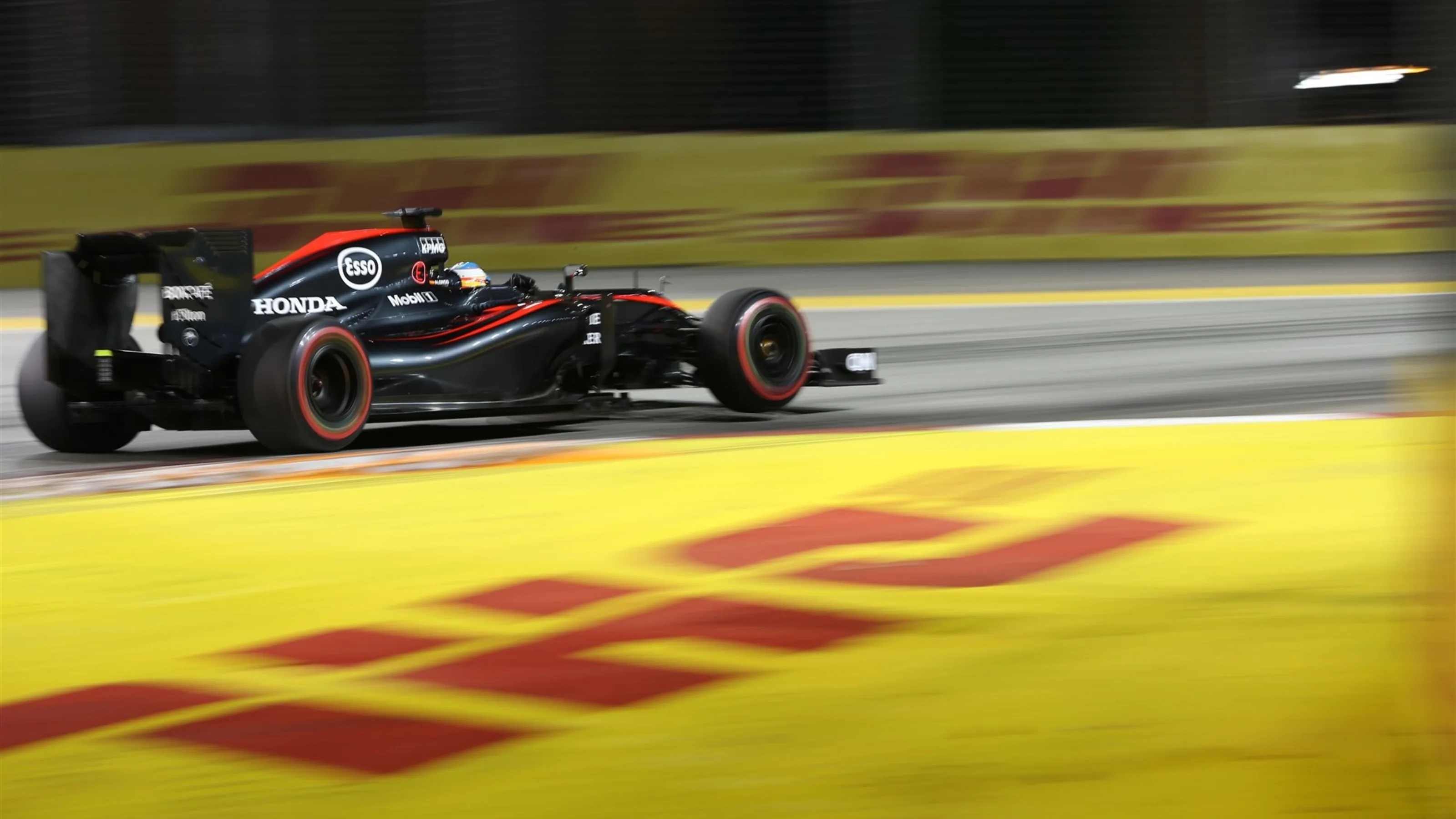 Fernando Alonso (ESP) McLaren MP4-30 at Formula One World Championship, Rd13, Singapore Grand Prix,