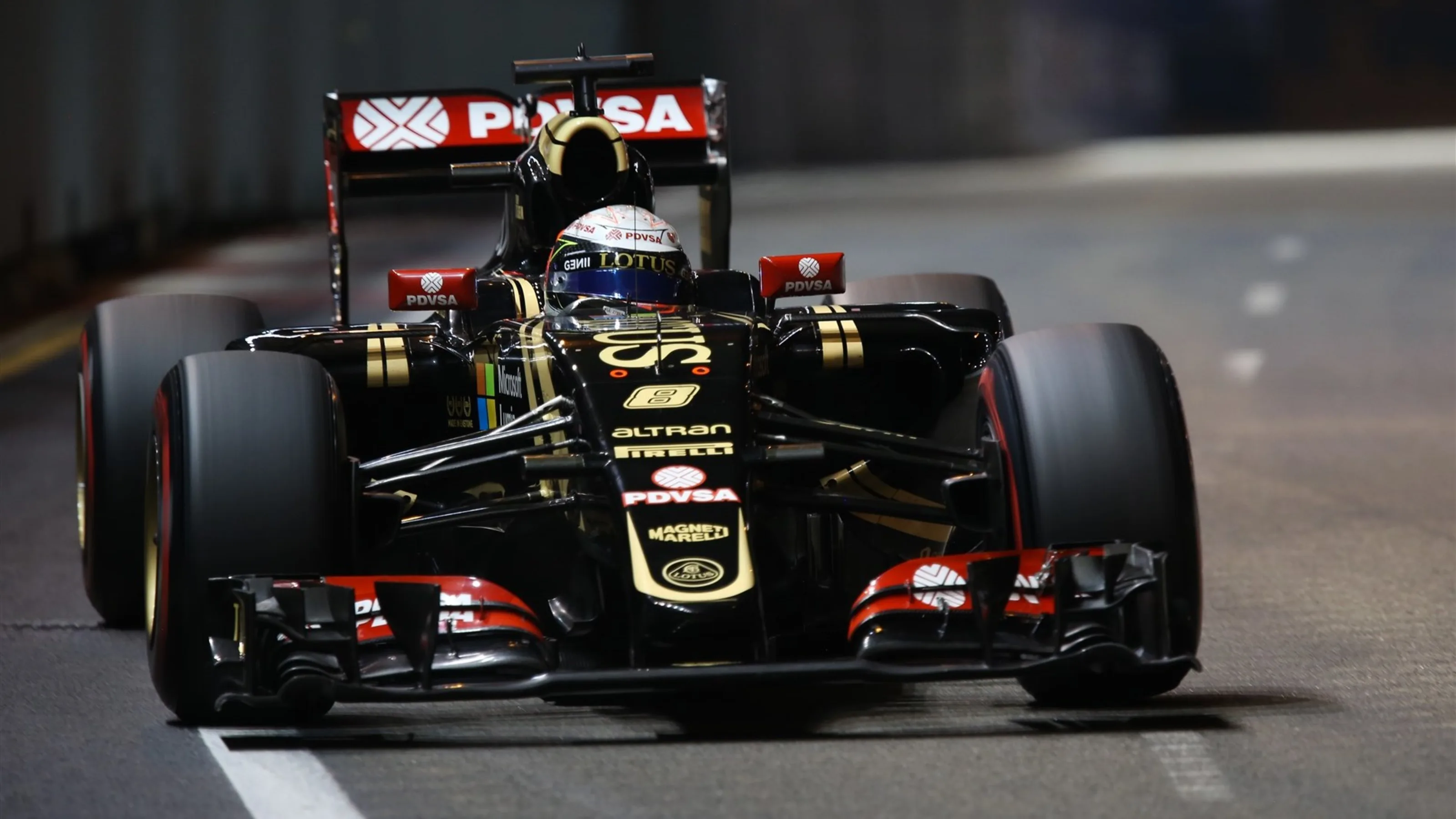 Romain Grosjean (FRA) Lotus E23 Hybrid at Formula One World Championship, Rd13, Singapore Grand