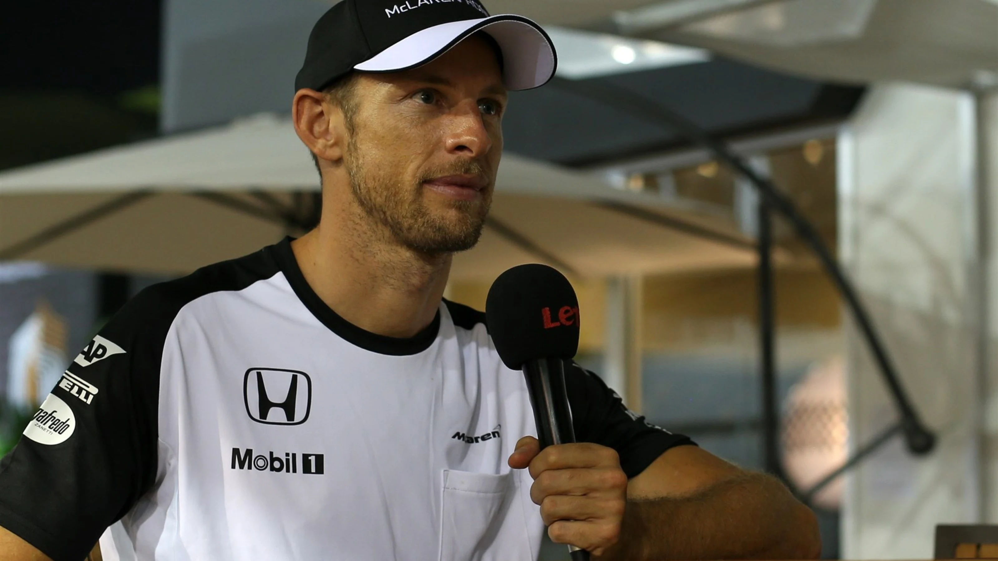 Jenson Button (GBR) McLaren at Formula One World Championship, Rd13, Singapore Grand Prix,