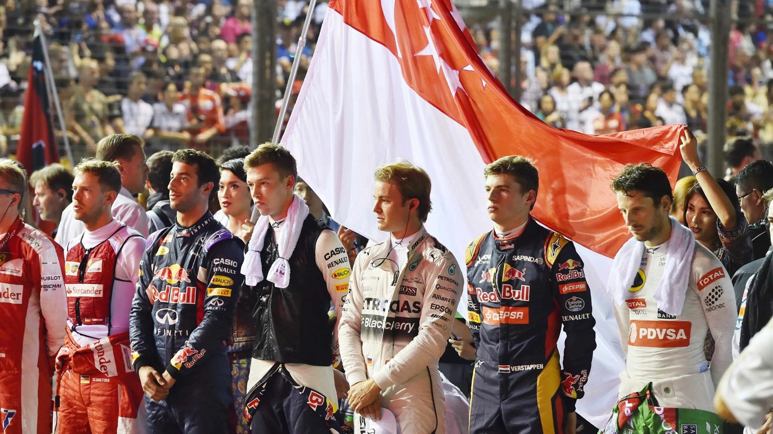 Drivers observe the National Anthem on the grid at Formula One World Championship, Rd13, Singapore