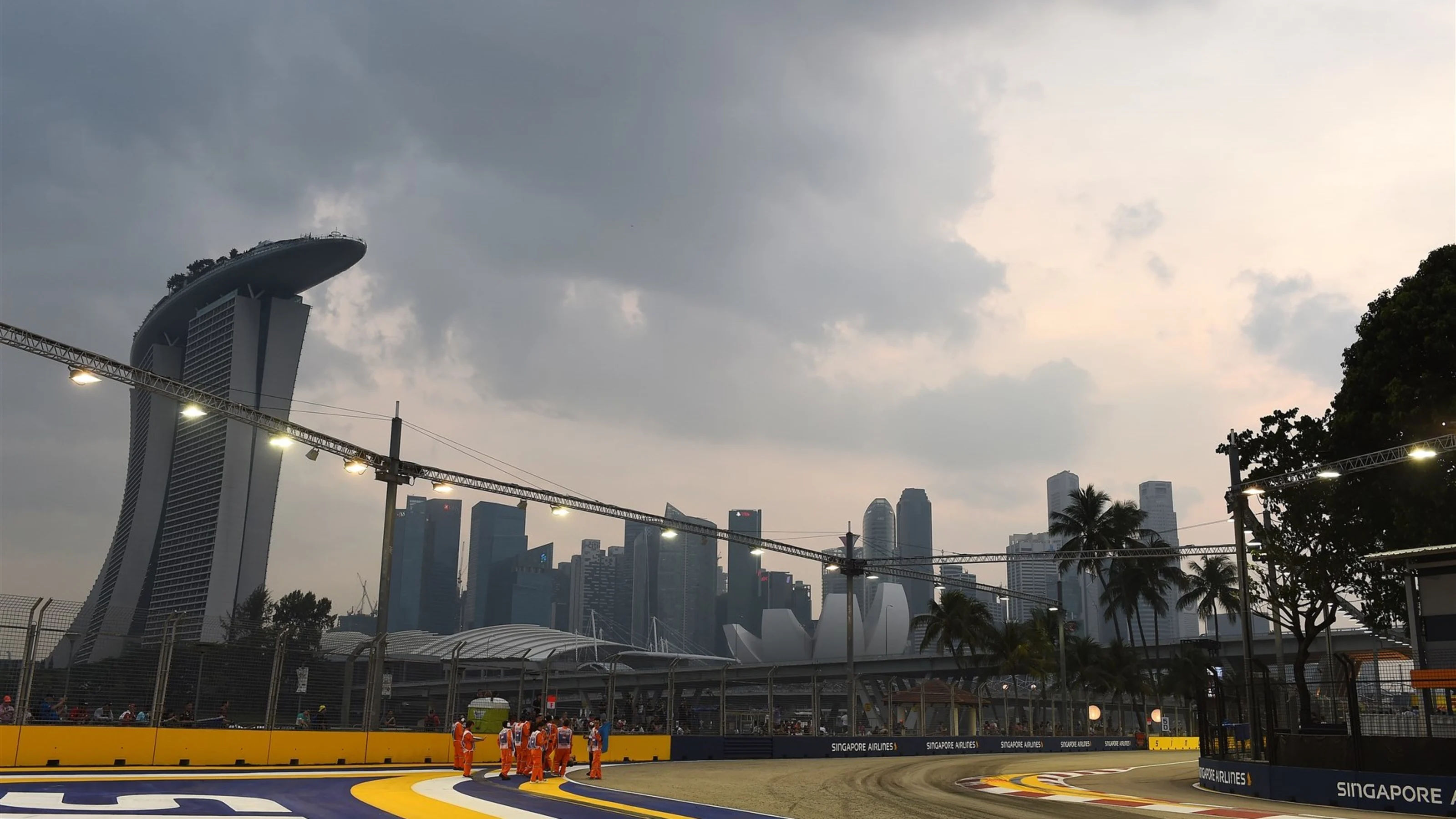 Marshals at Formula One World Championship, Rd13, Singapore Grand Prix, Race, Marina Bay Street