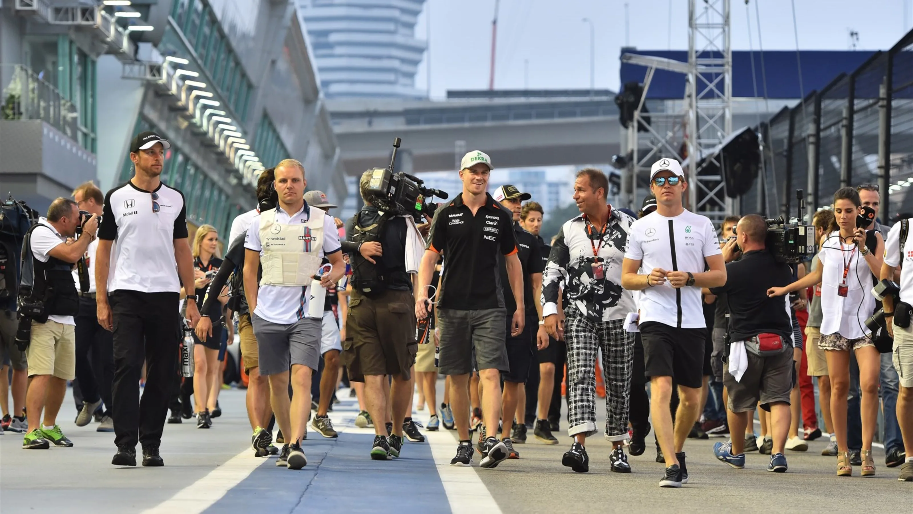 Drivers parade at Formula One World Championship, Rd13, Singapore Grand Prix, Race, Marina Bay