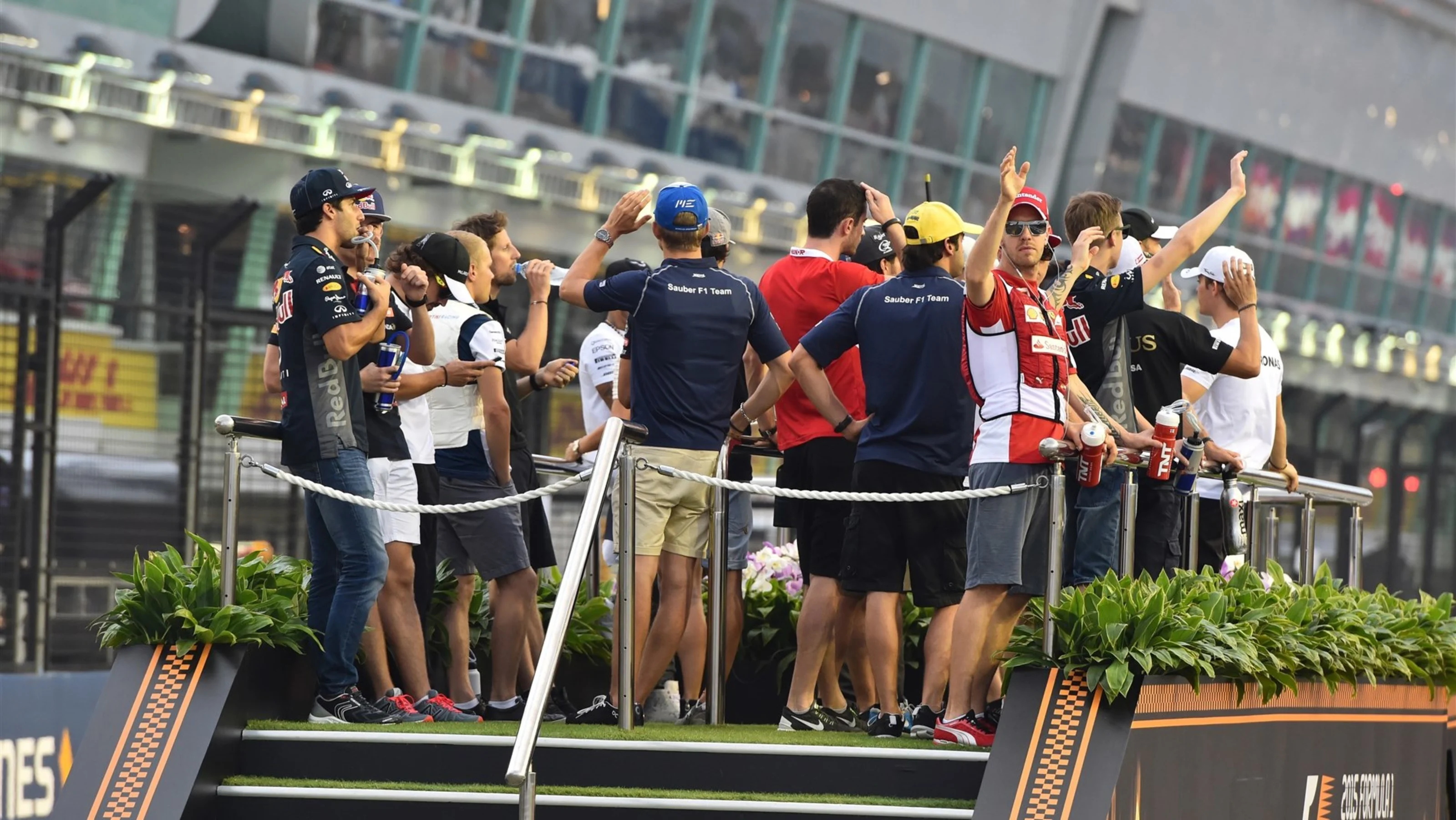Drivers parade at Formula One World Championship, Rd13, Singapore Grand Prix, Race, Marina Bay